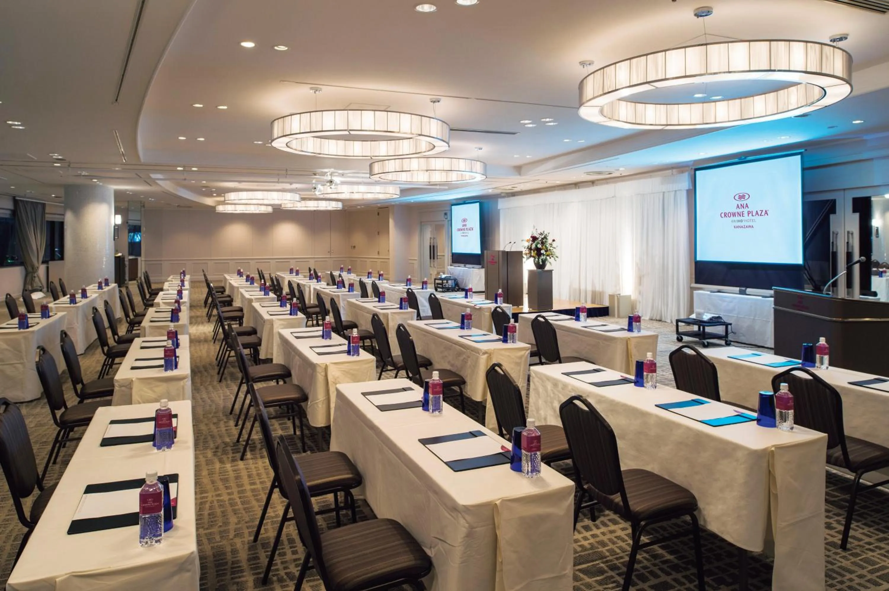 Meeting/conference room in ANA Crowne Plaza Kanazawa by IHG