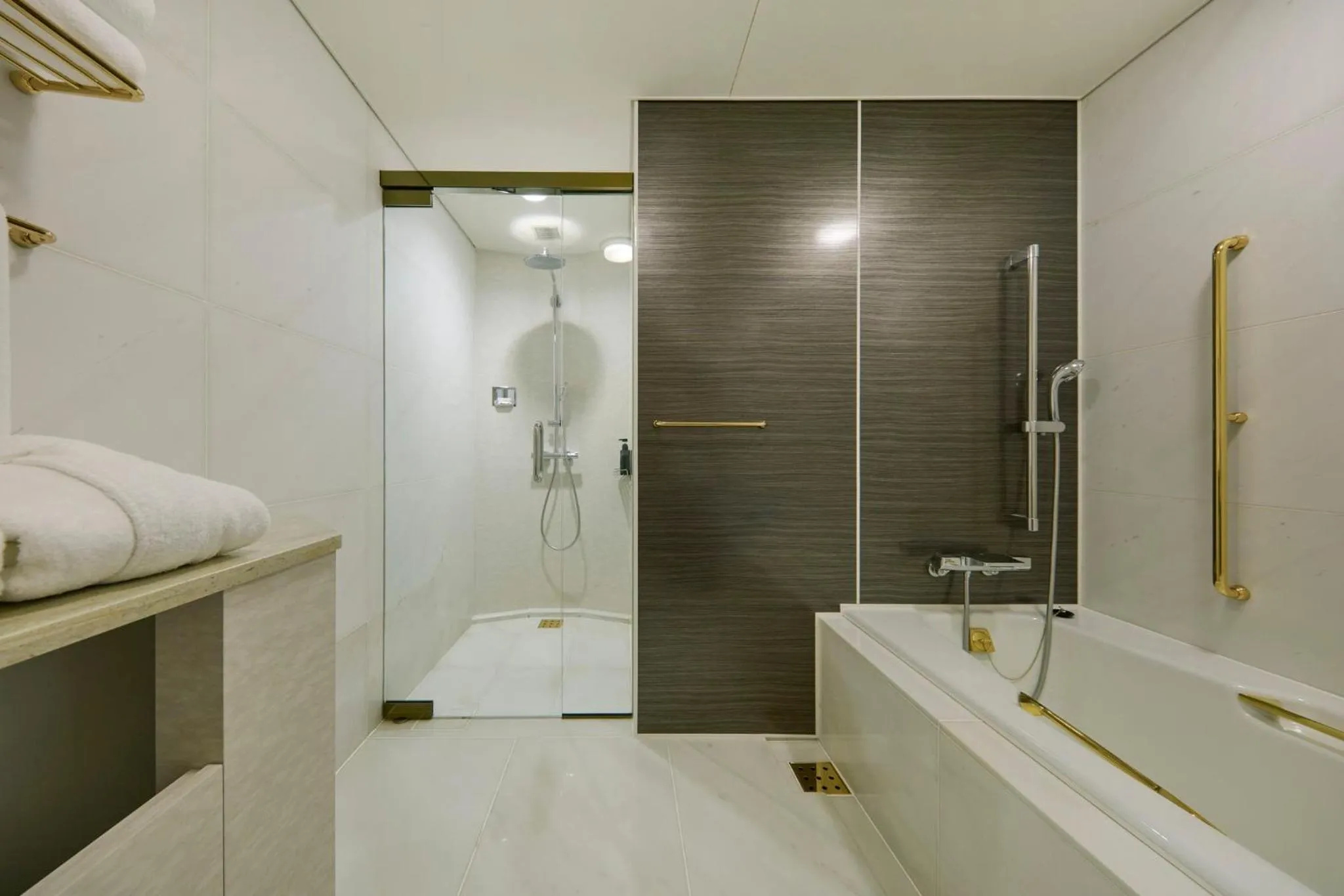 Bathroom in ANA Crowne Plaza Kanazawa by IHG