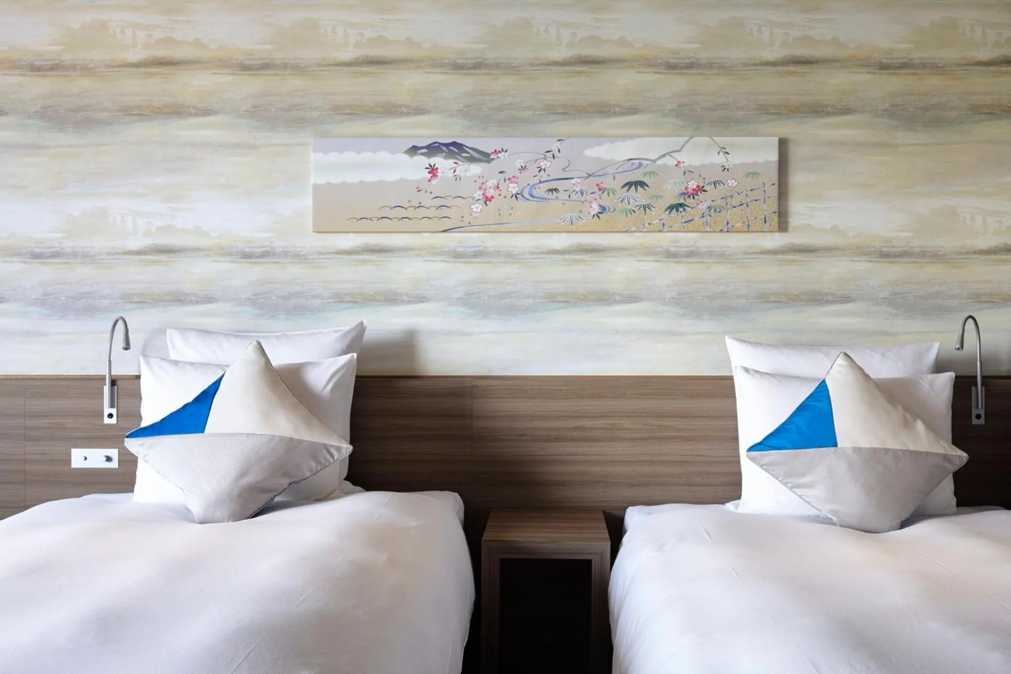 Photo of the whole room, Bed in ANA Crowne Plaza Kanazawa by IHG