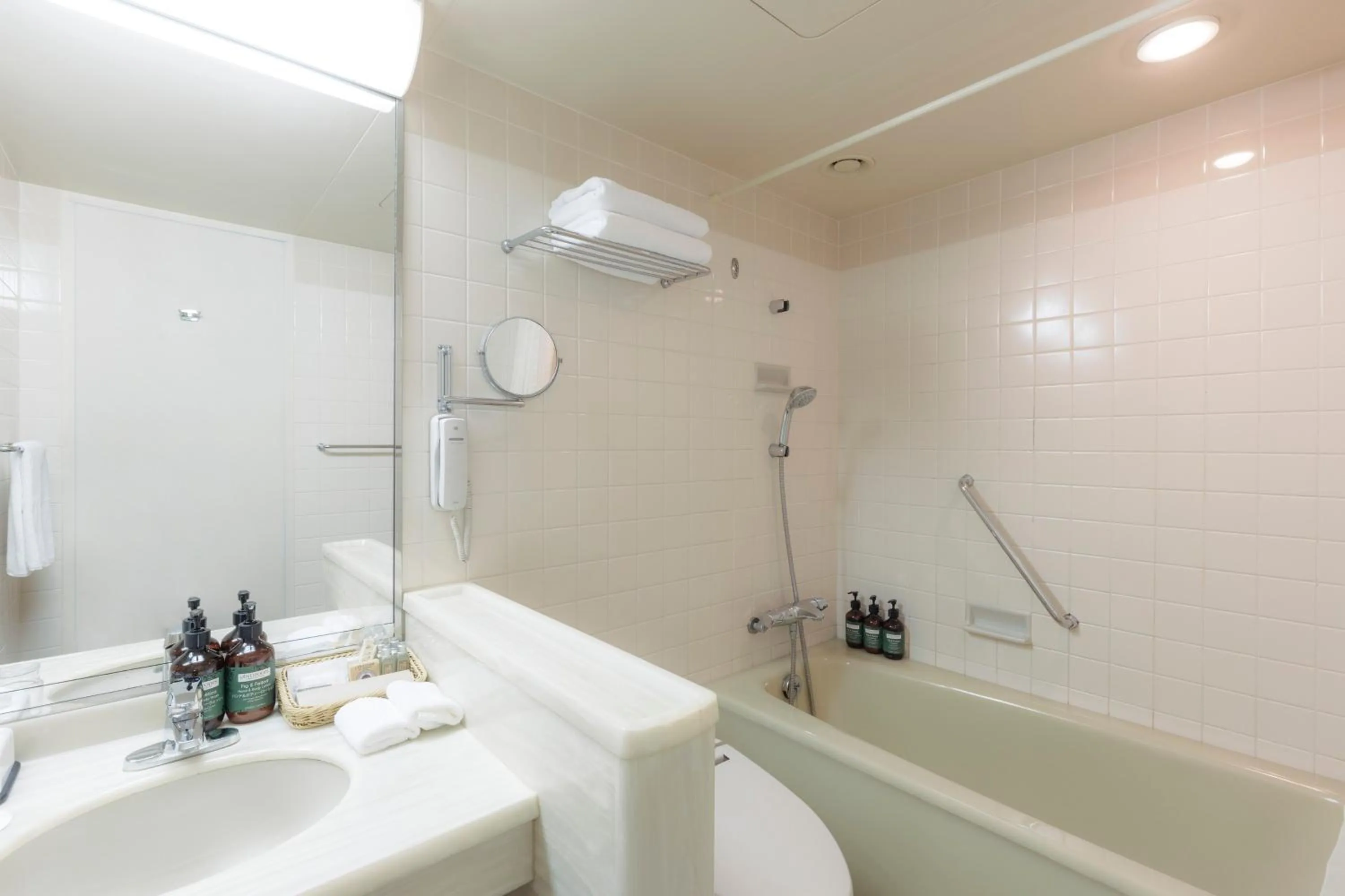 Bathroom in ANA Crowne Plaza Kanazawa by IHG