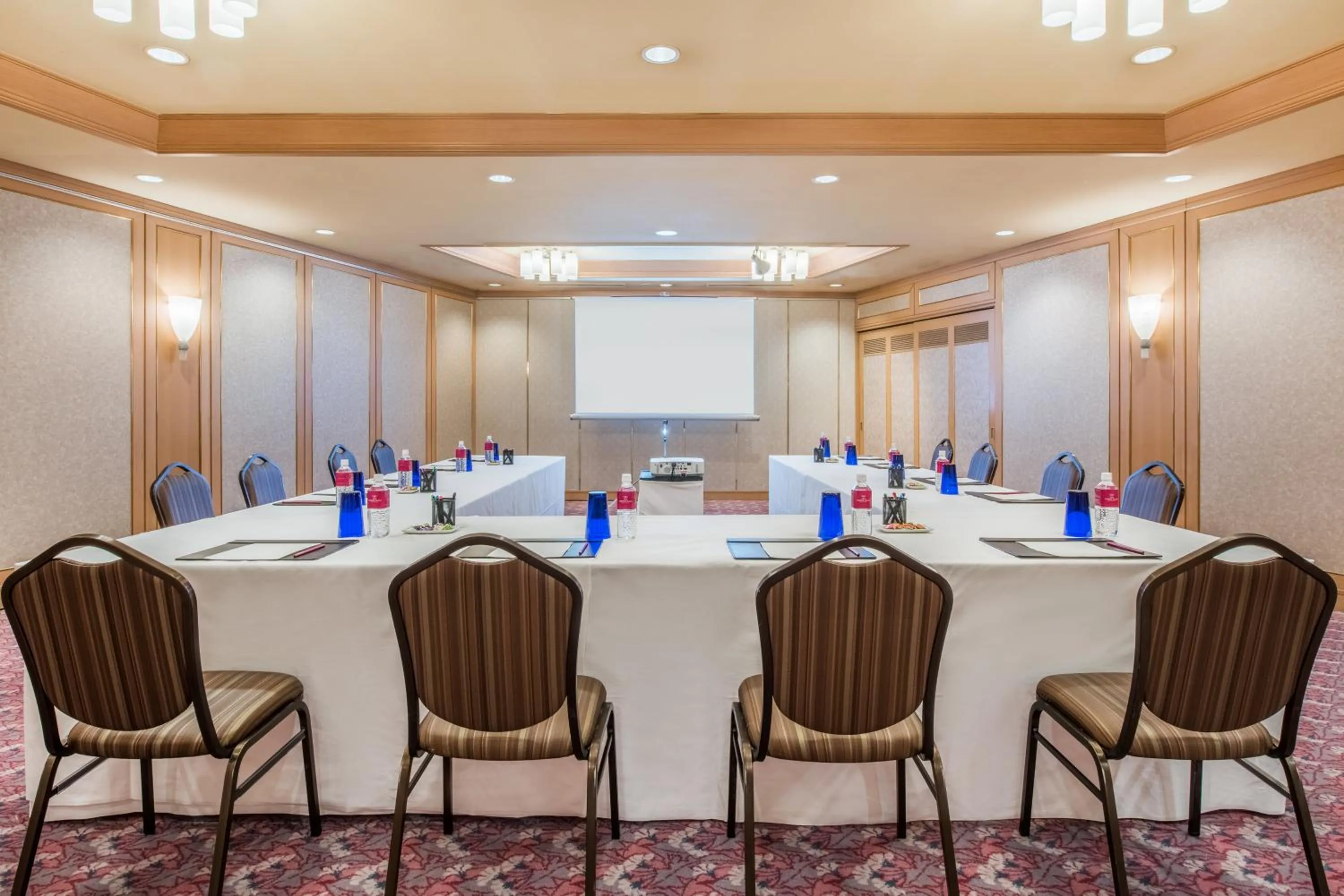 Meeting/conference room in ANA Crowne Plaza Kanazawa by IHG