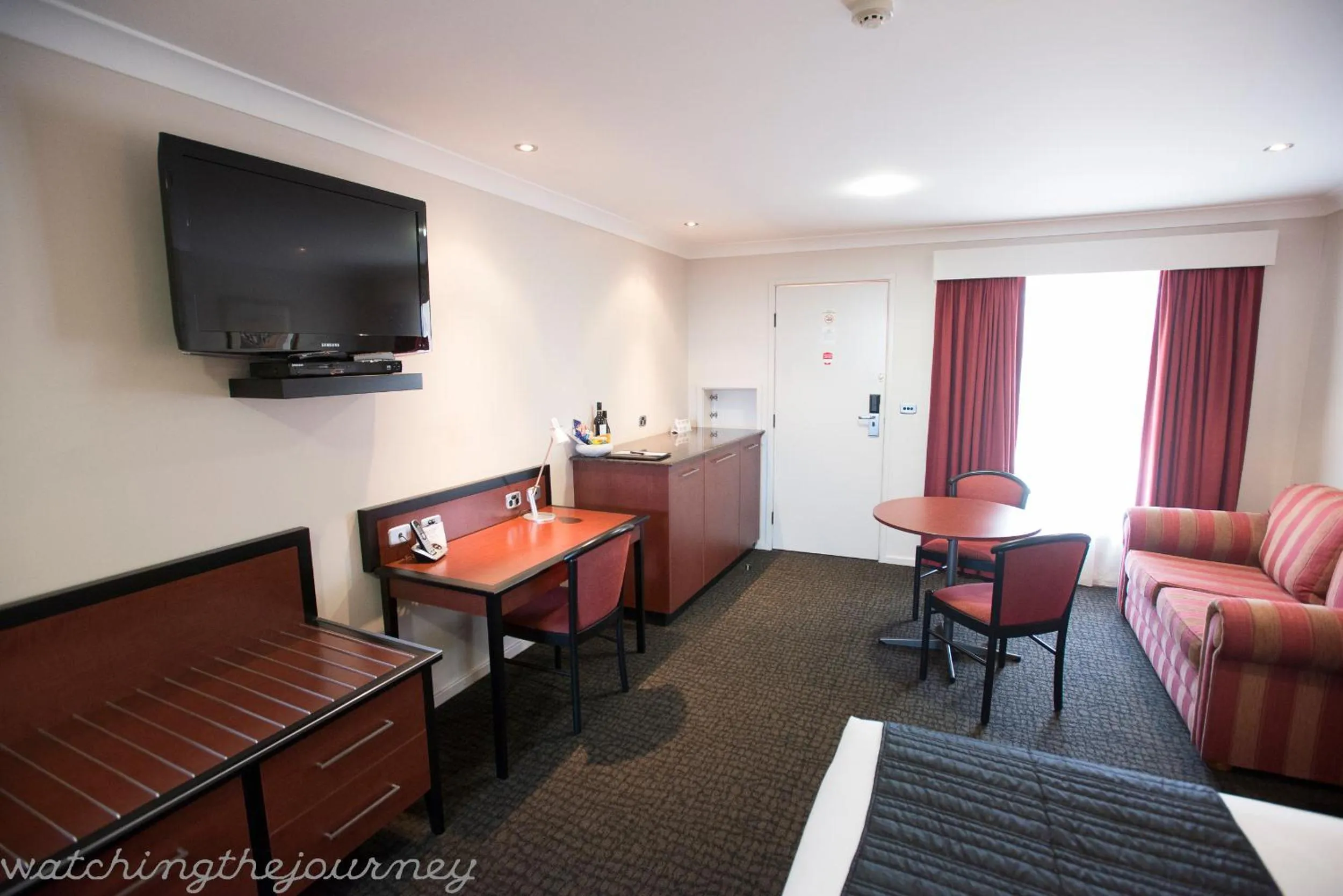 Photo of the whole room, Bed in Best Western Plus All Settlers Motor Inn