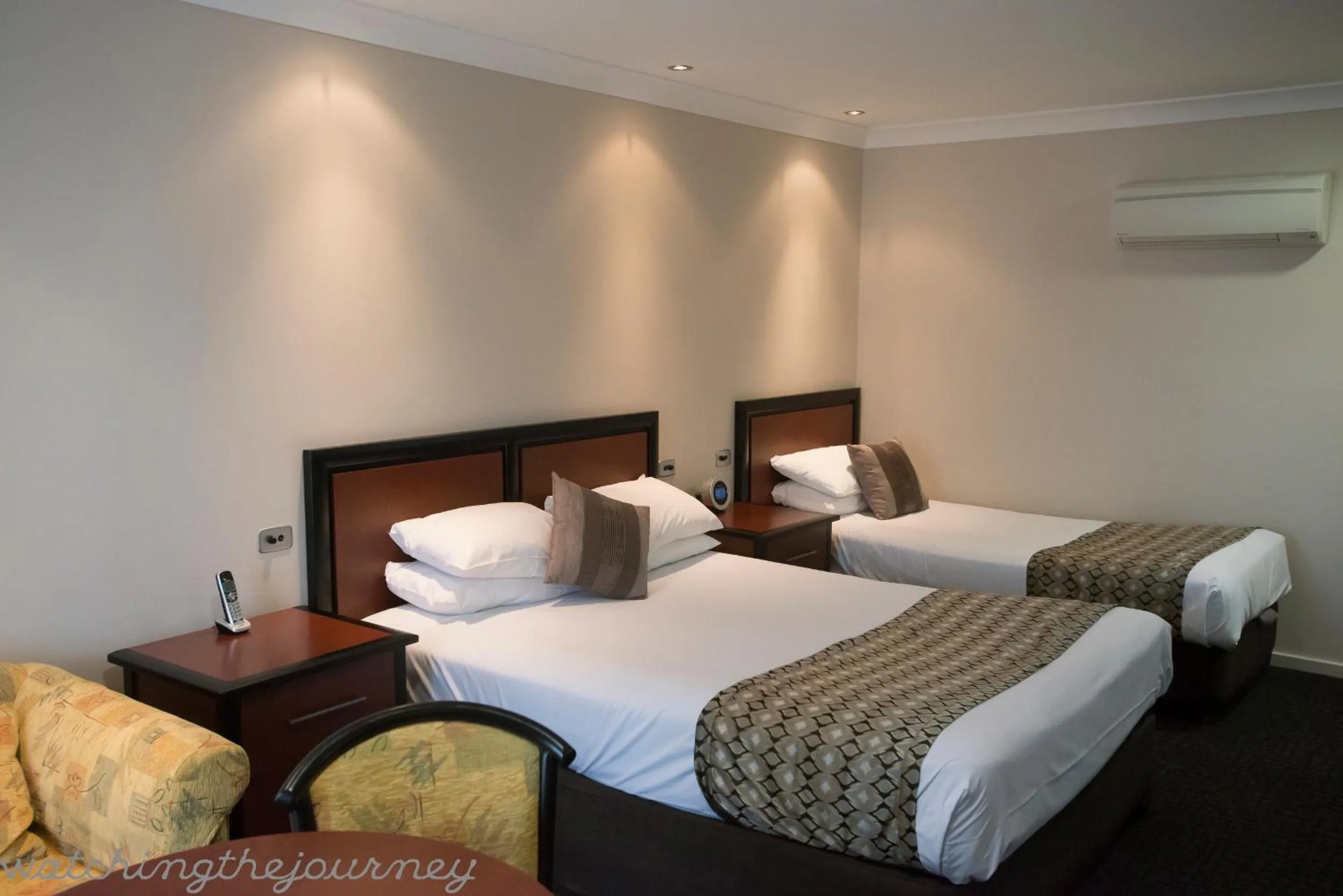 Bedroom, Bed in Best Western Plus All Settlers Motor Inn