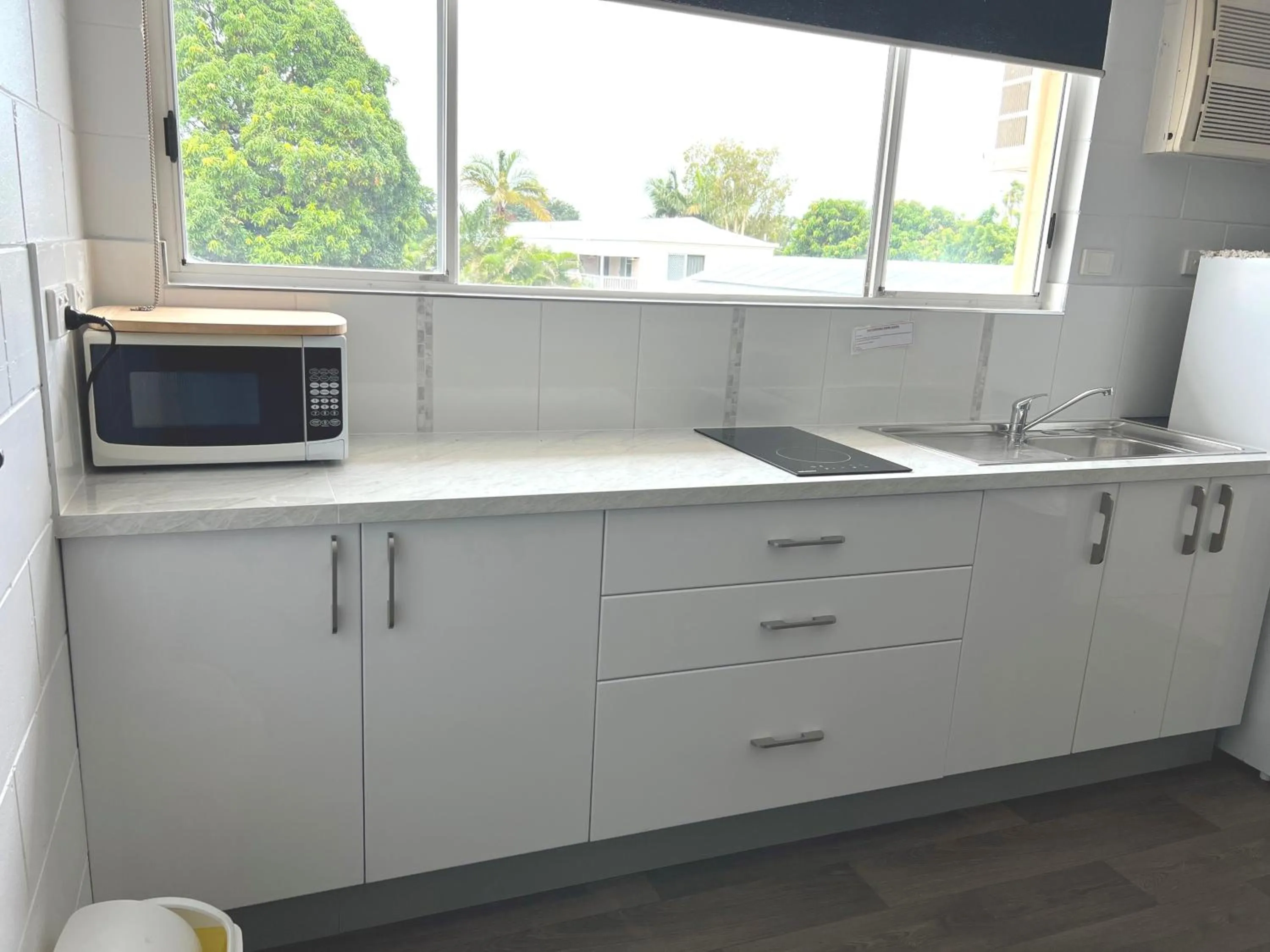 Kitchen or kitchenette in Spanish Lace Motor Inn