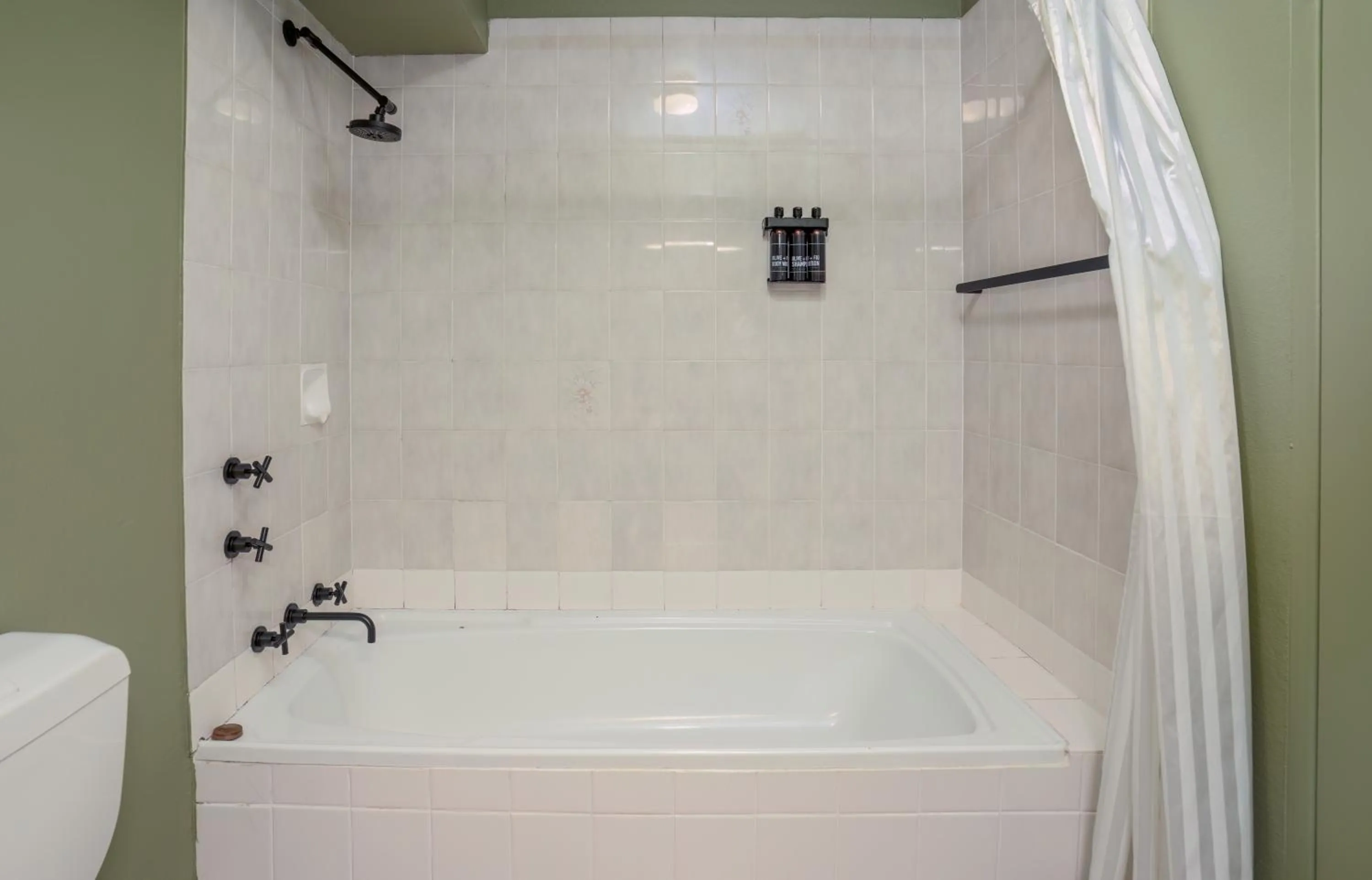 Bathroom in All Seasons Motel Armidale