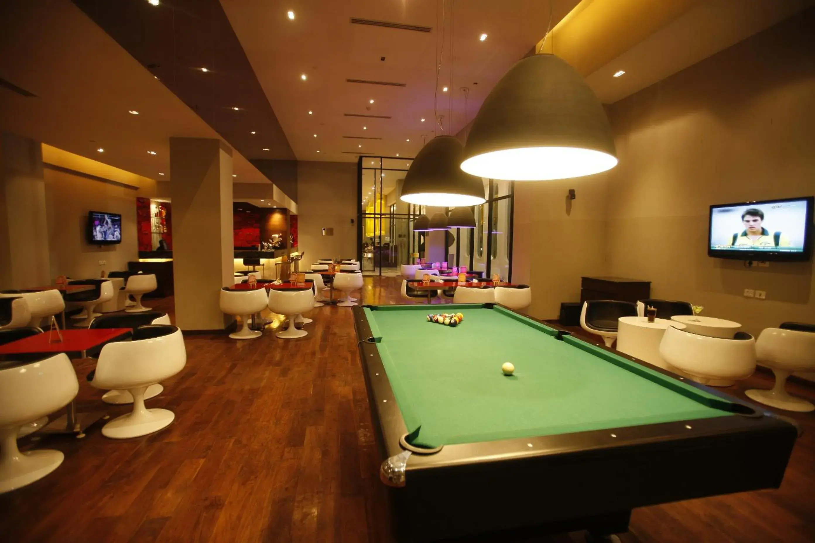 Lounge or bar in Keys Select by Lemon Tree Hotels, Whitefield, Bengaluru Lounge or bar in Keys Select by Lemon Tree Hotels, Whitefield, Bengaluru