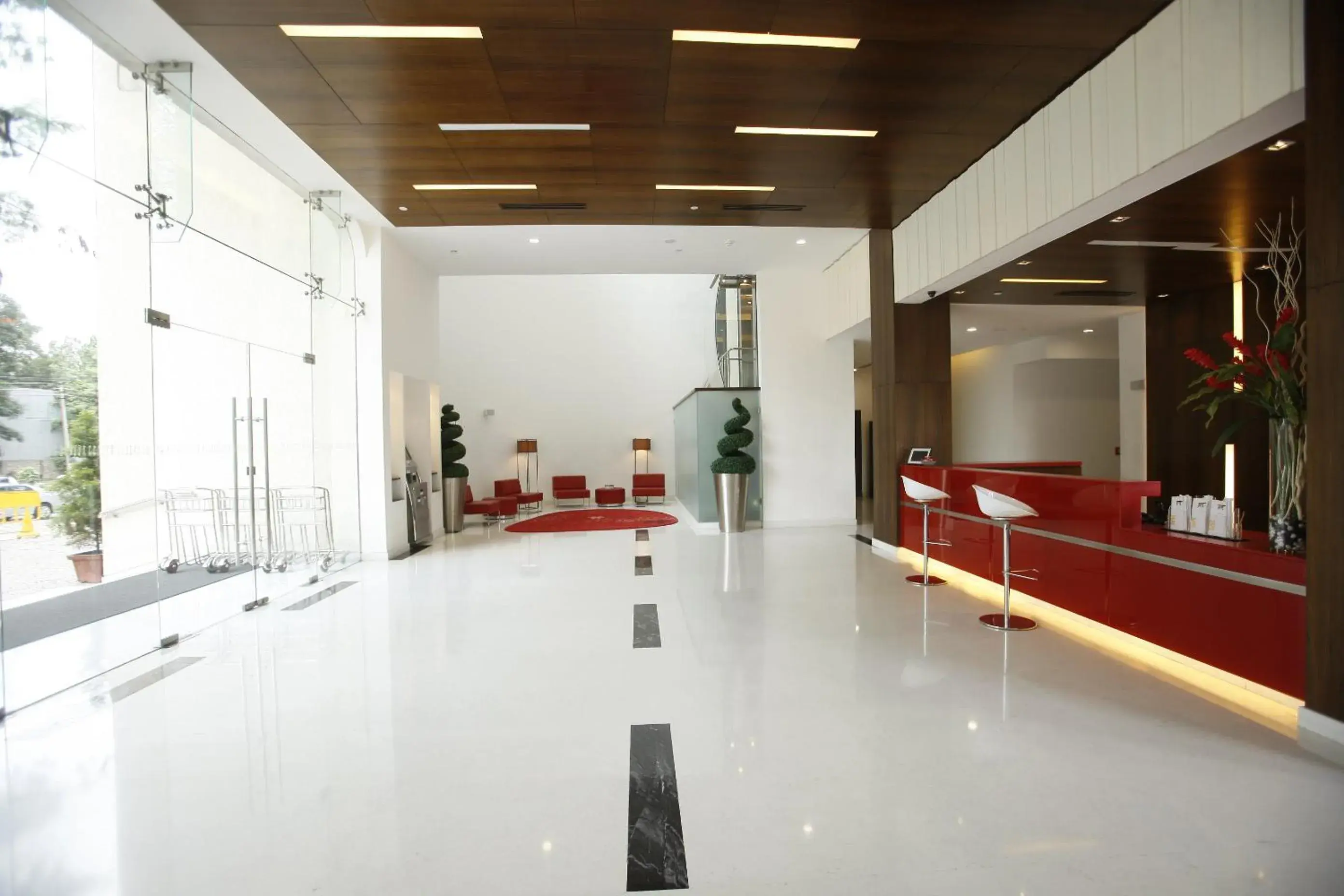 Lobby or reception in Keys Select by Lemon Tree Hotels, Whitefield, Bengaluru Lobby or reception in Keys Select by Lemon Tree Hotels, Whitefield, Bengaluru