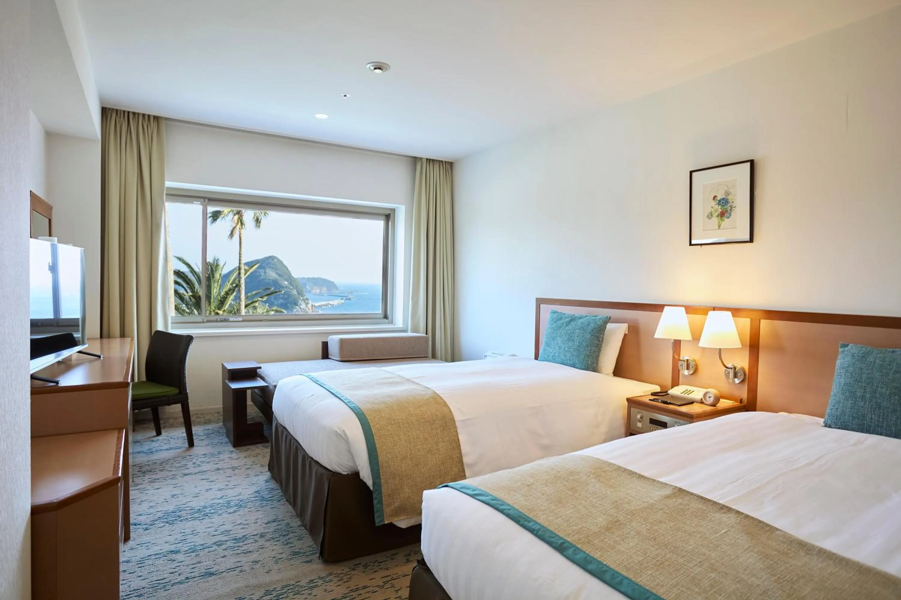 Bed in Shimoda Tokyu Hotel