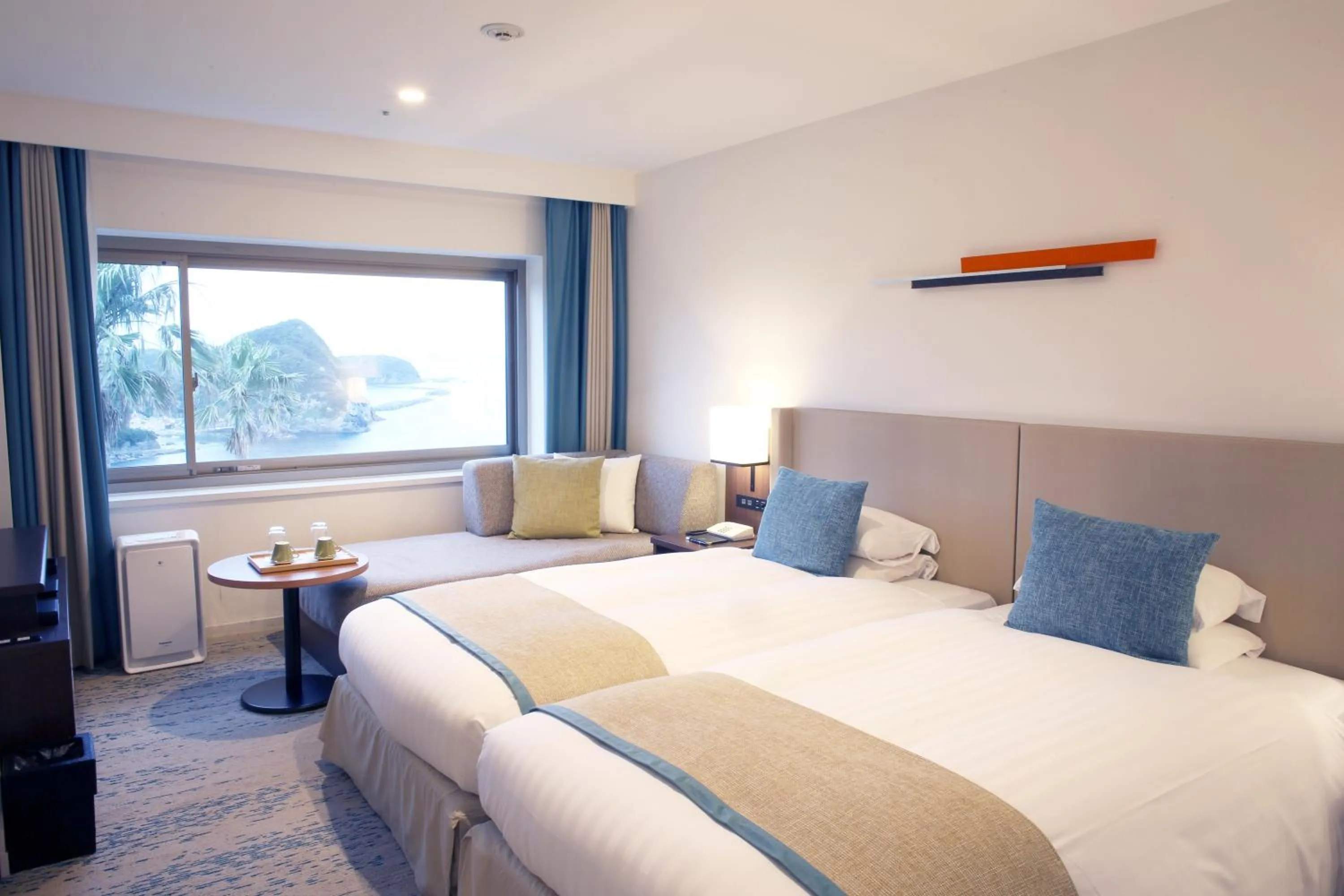 Bed in Shimoda Tokyu Hotel