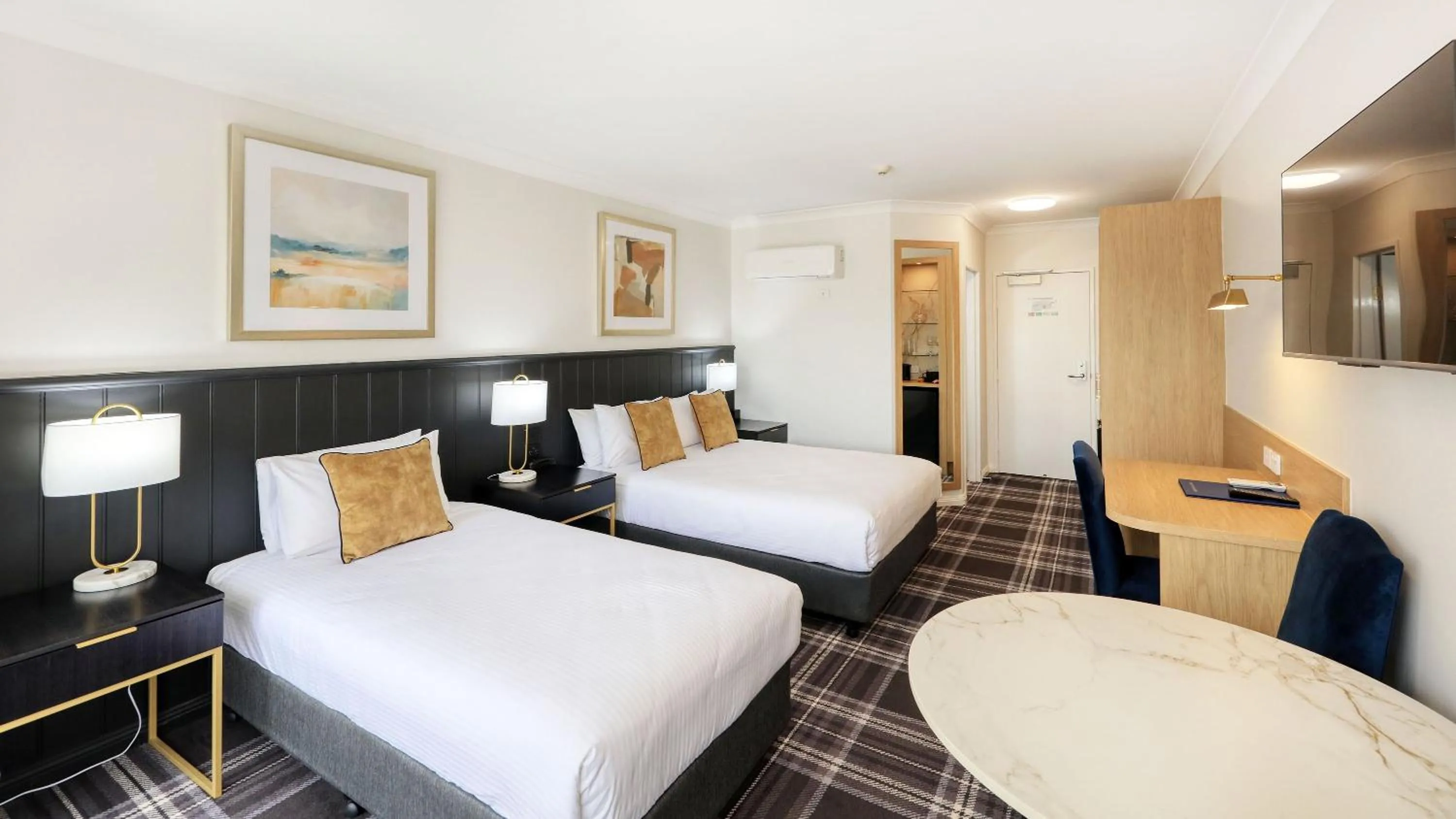 air conditioner, Bed in Dubbo RSL Club Motel