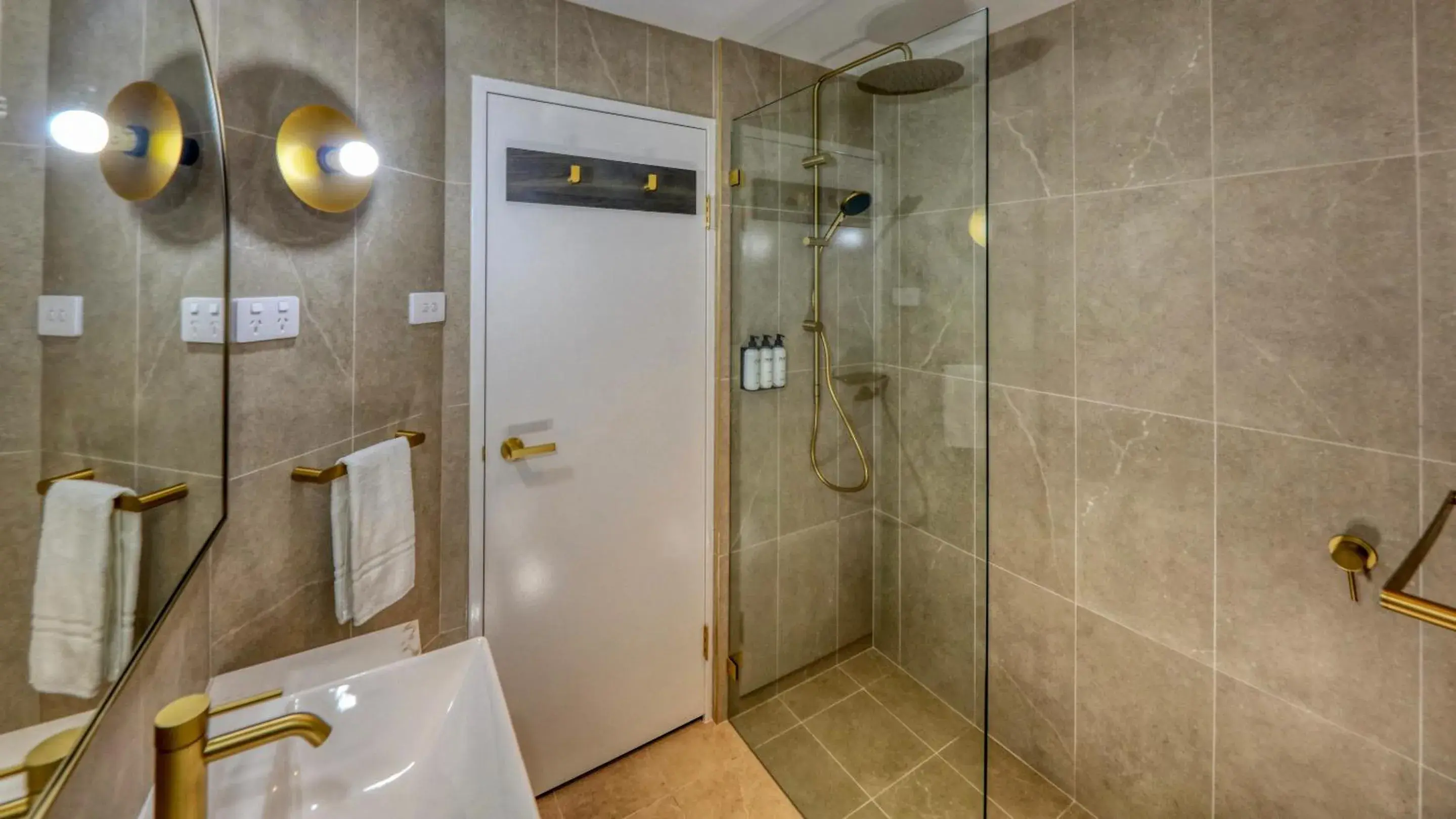 Shower in Dubbo RSL Club Motel Shower in Dubbo RSL Club Motel