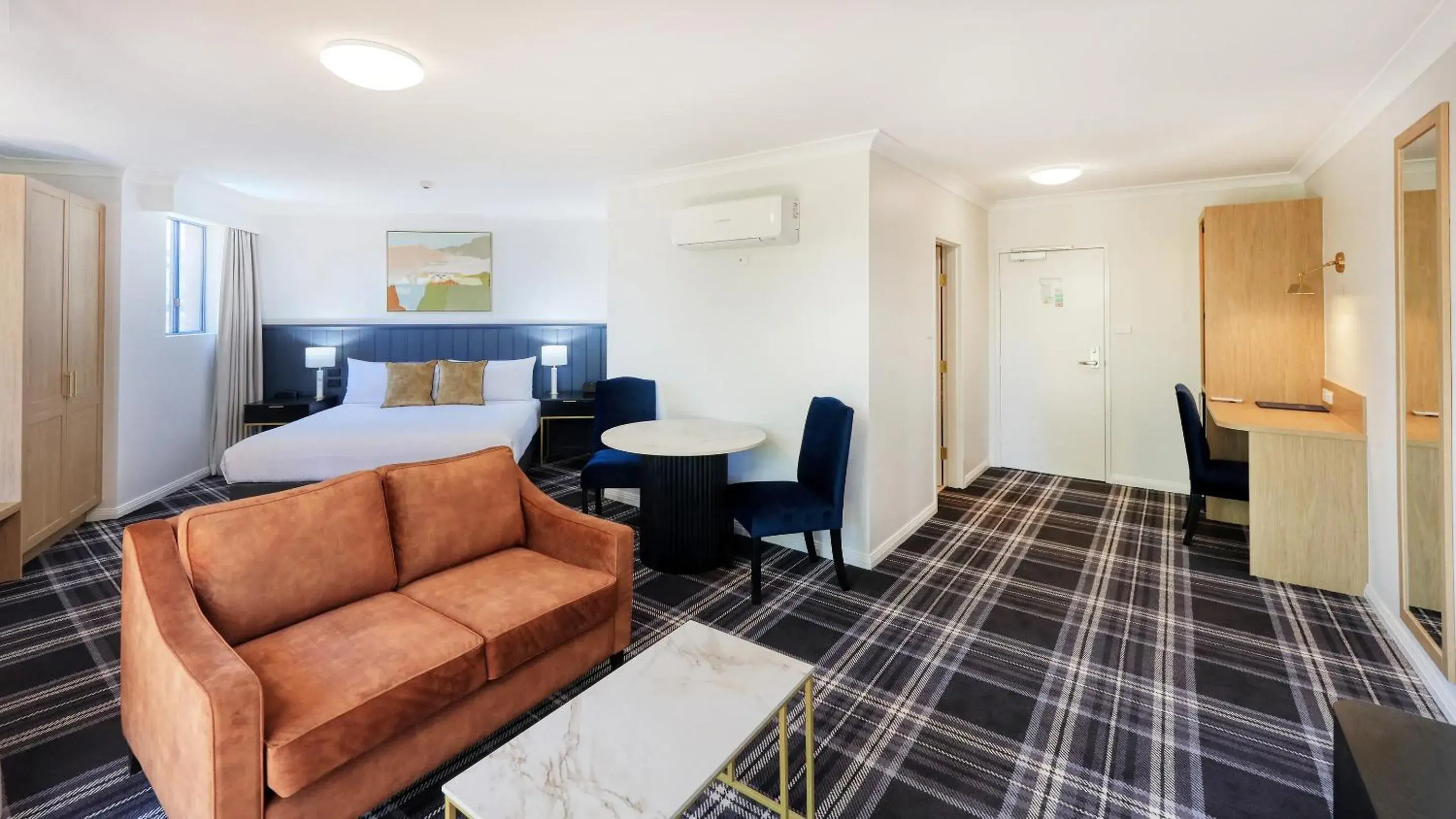 Living room, Bed in Dubbo RSL Club Motel Living room, Bed in Dubbo RSL Club Motel
