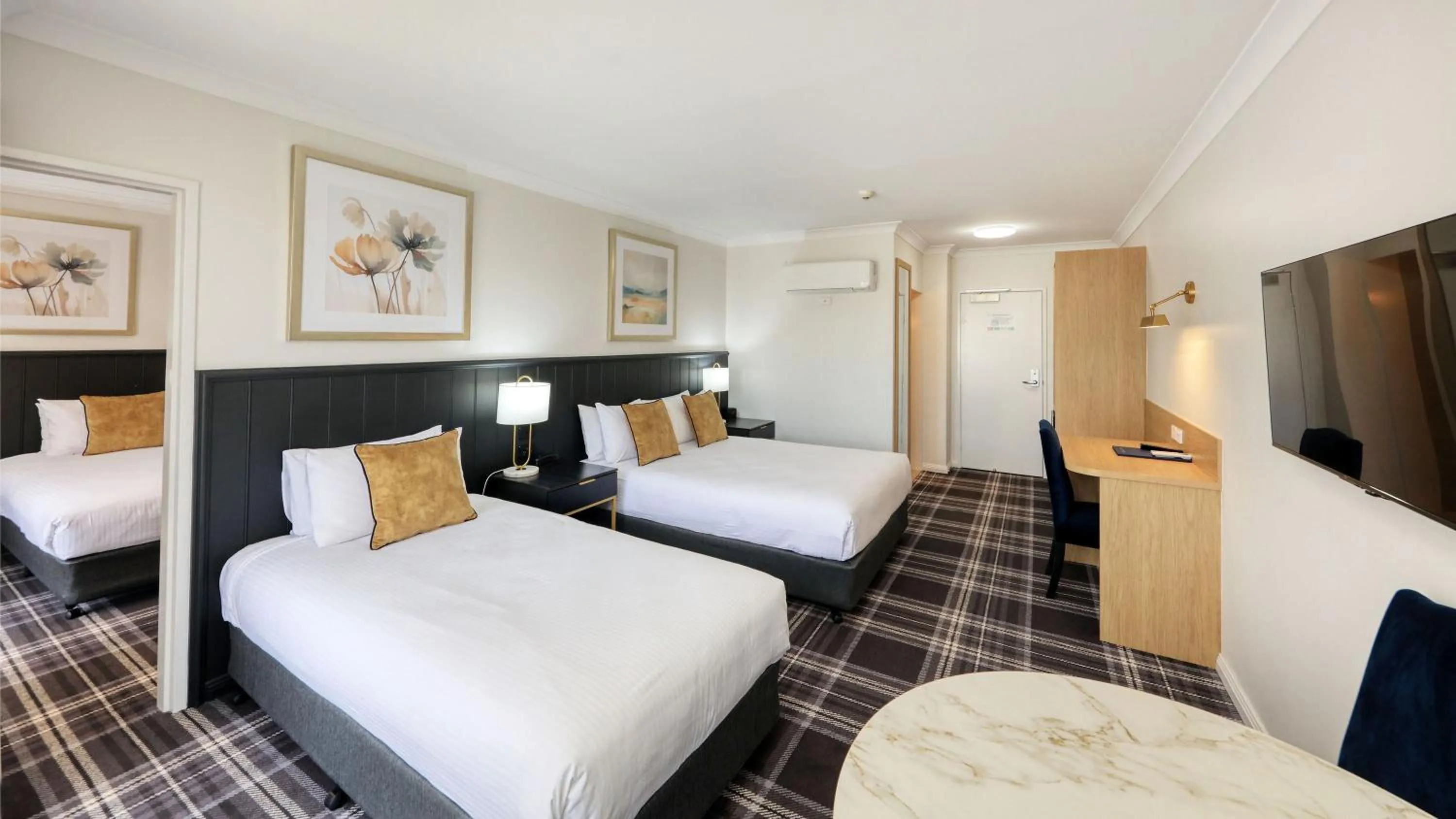 air conditioner, Bed in Dubbo RSL Club Motel