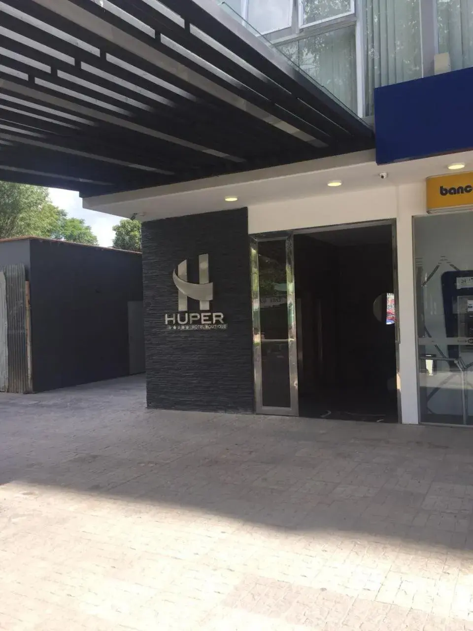 Property building in Huper Hotel Boutique Property building in Huper Hotel Boutique