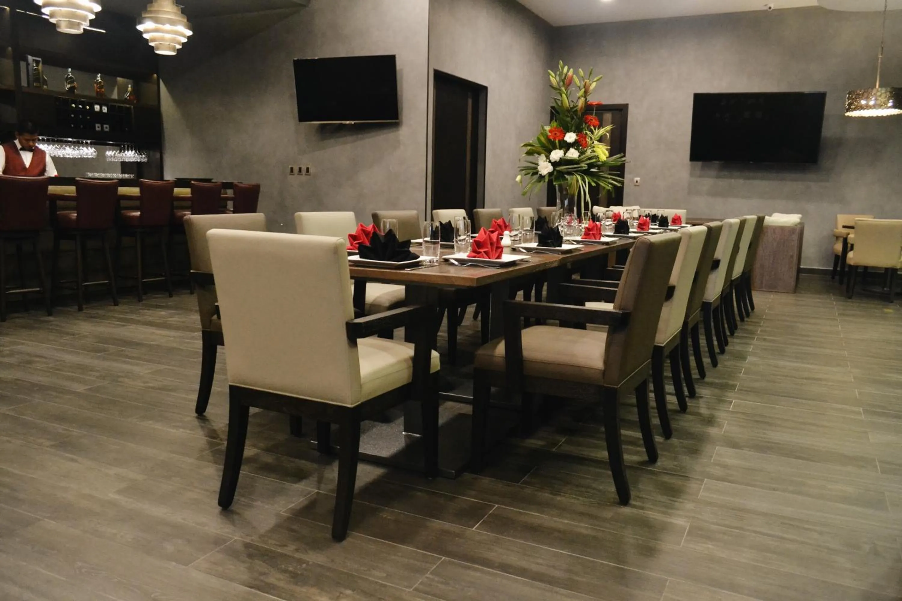 Restaurant/places to eat in Huper Hotel Boutique