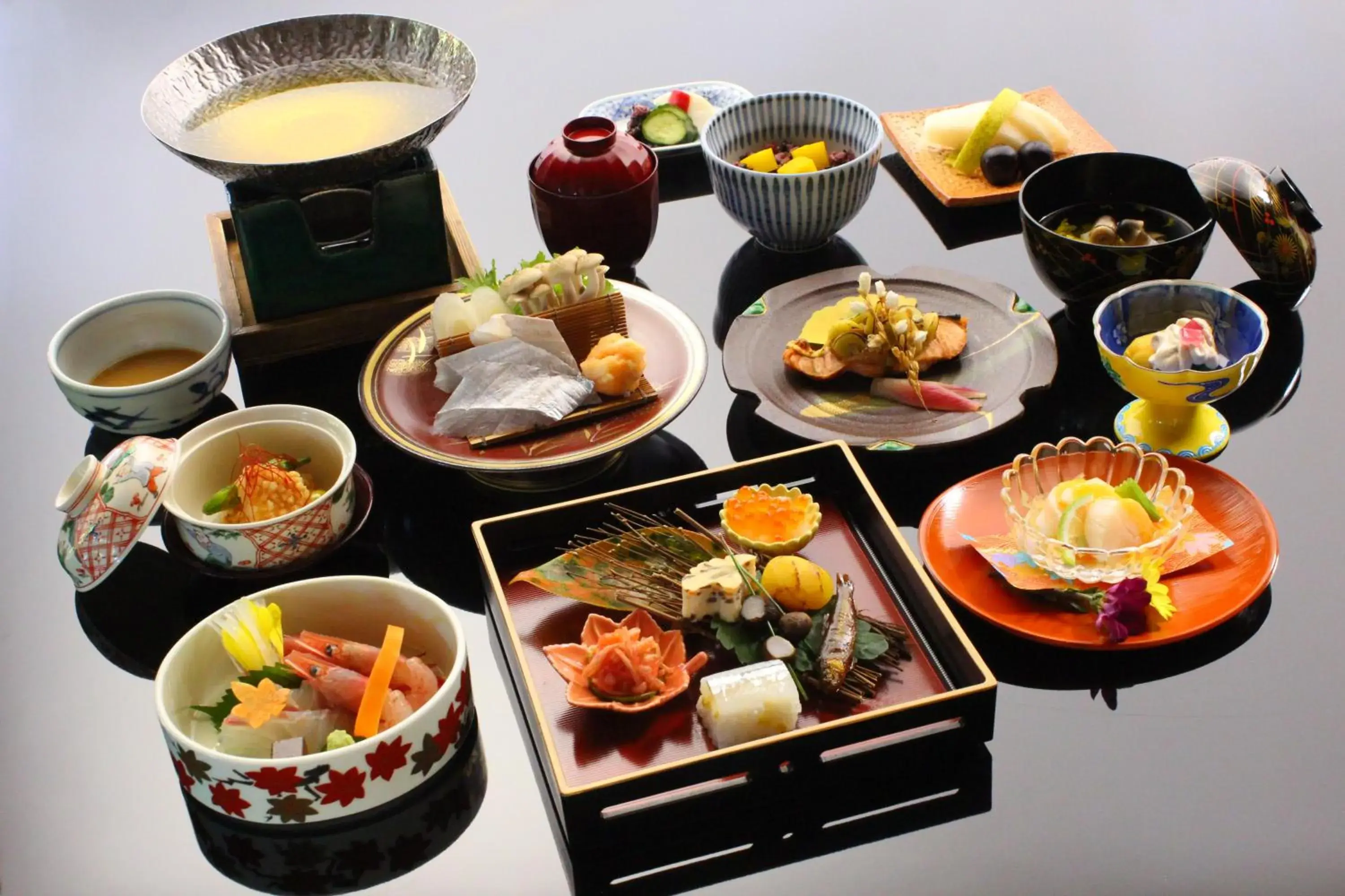 Food and drinks in Tsukihitei Food and drinks in Tsukihitei