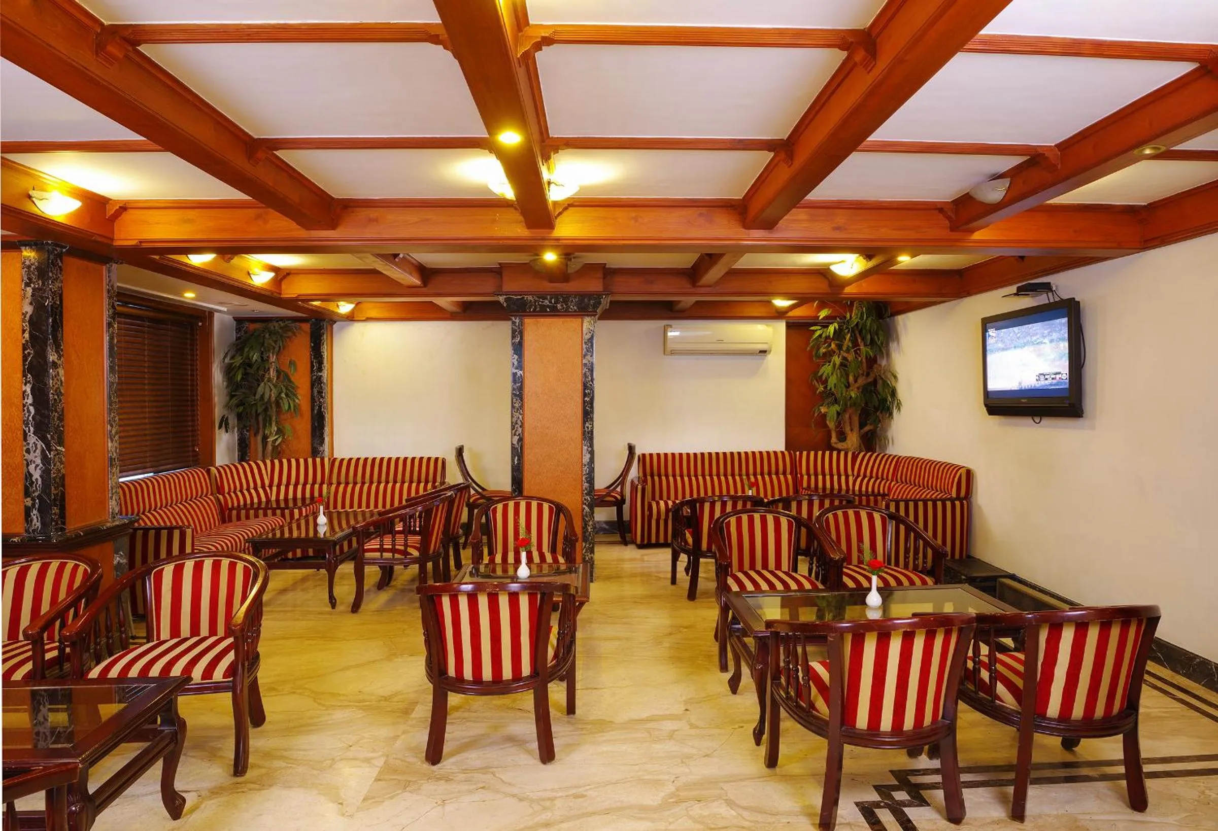 Lounge or bar in Residency Tower