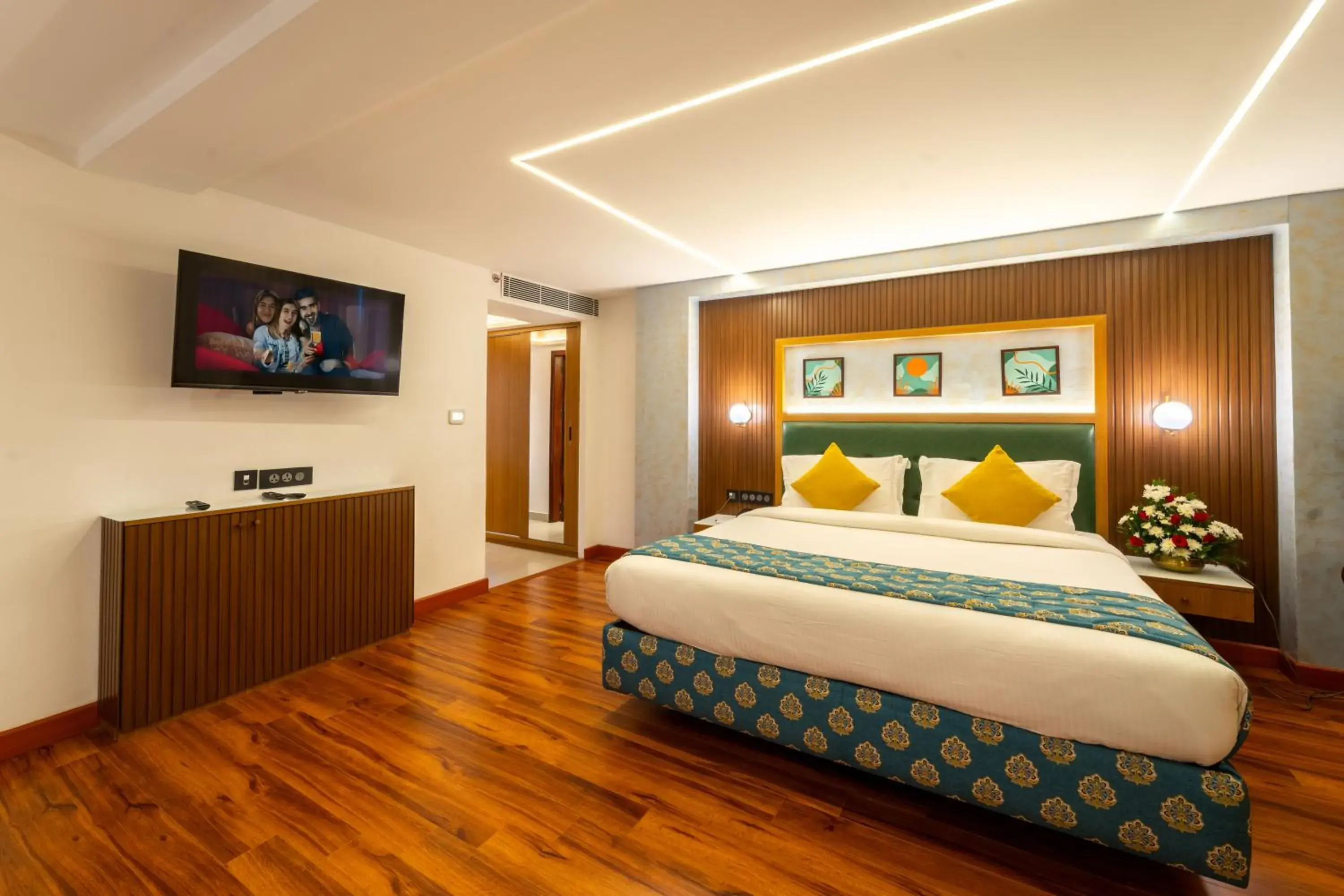 Deluxe Double or Twin Room with City View - single occupancy in Residency Tower Deluxe Double or Twin Room with City View - single occupancy in Residency Tower