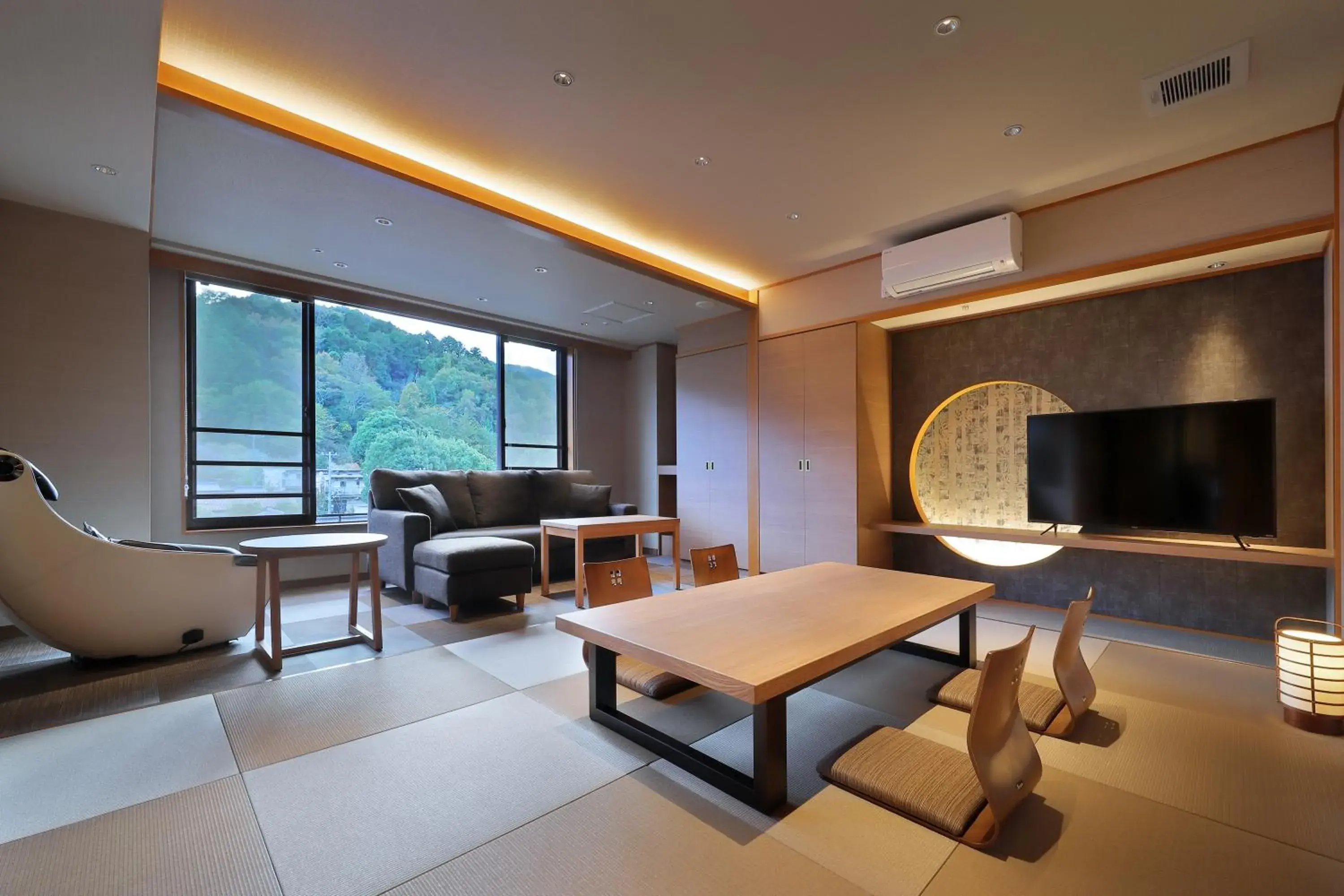 Suite with Mountain View in Marukyu Ryokan Suite with Mountain View in Marukyu Ryokan