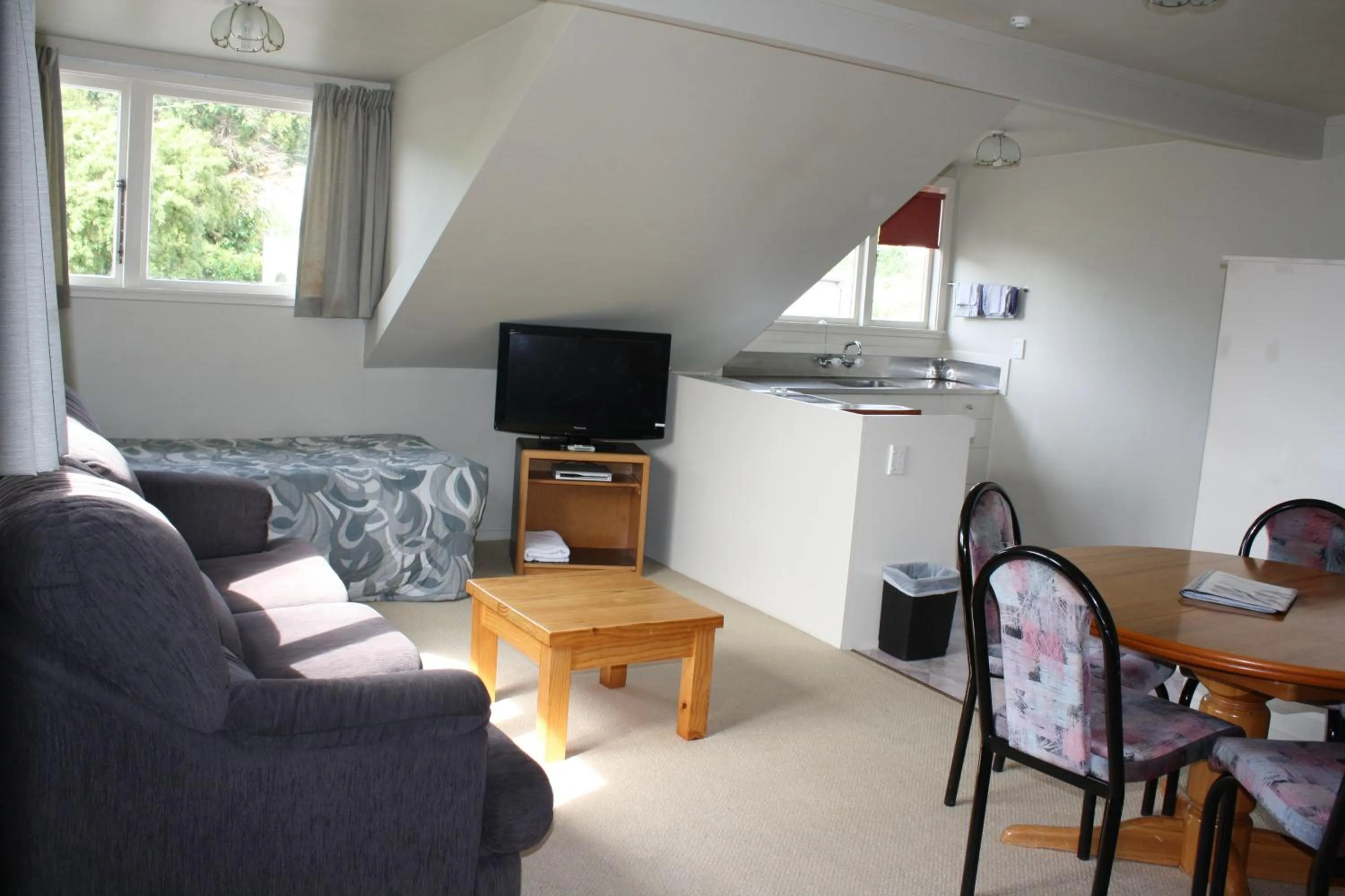 Living room in Ruapehu Mountain Motel & Lodge