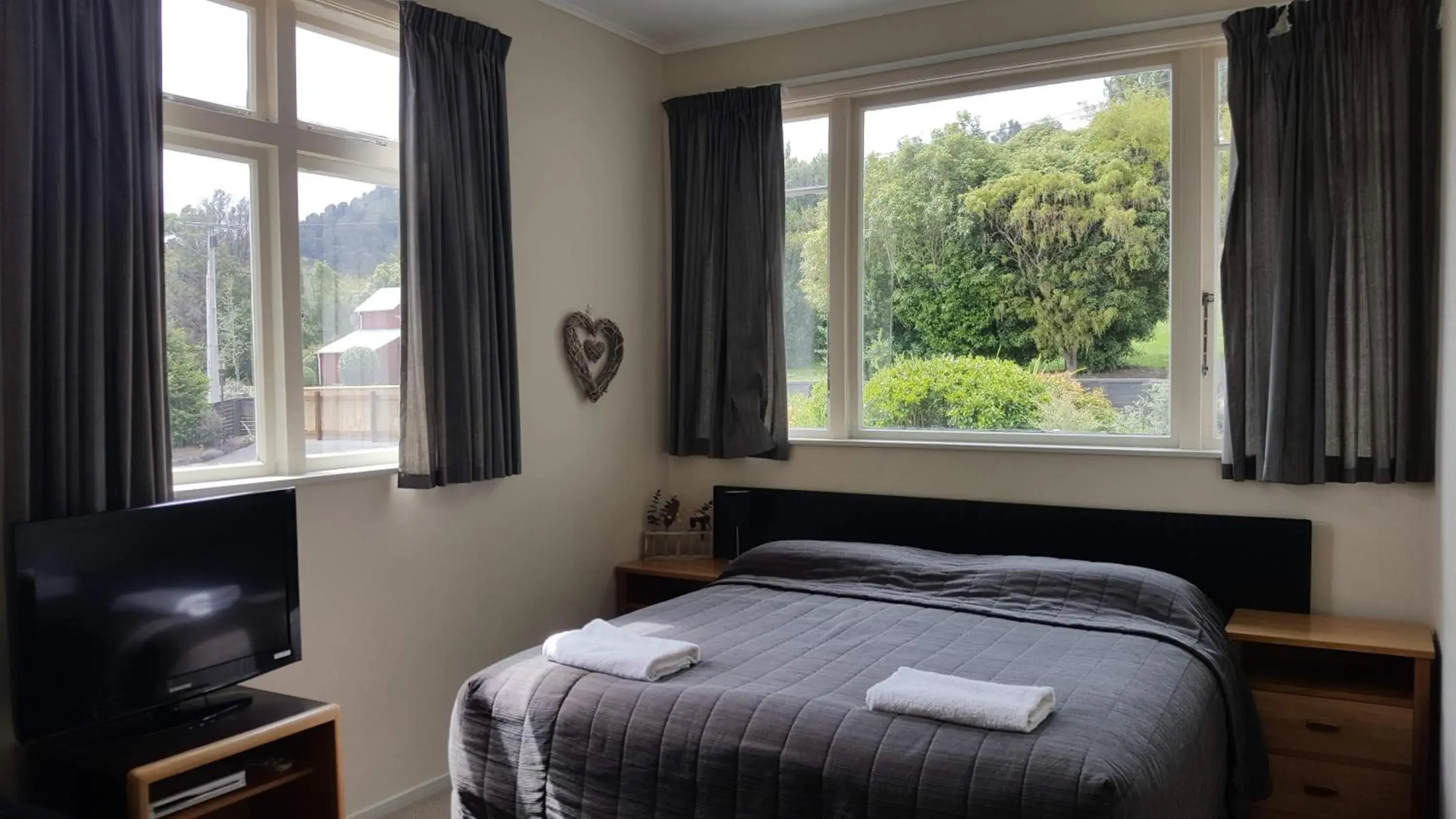 Double or Twin Room with Private Bathroom in Ruapehu Mountain Motel & Lodge Double or Twin Room with Private Bathroom in Ruapehu Mountain Motel & Lodge