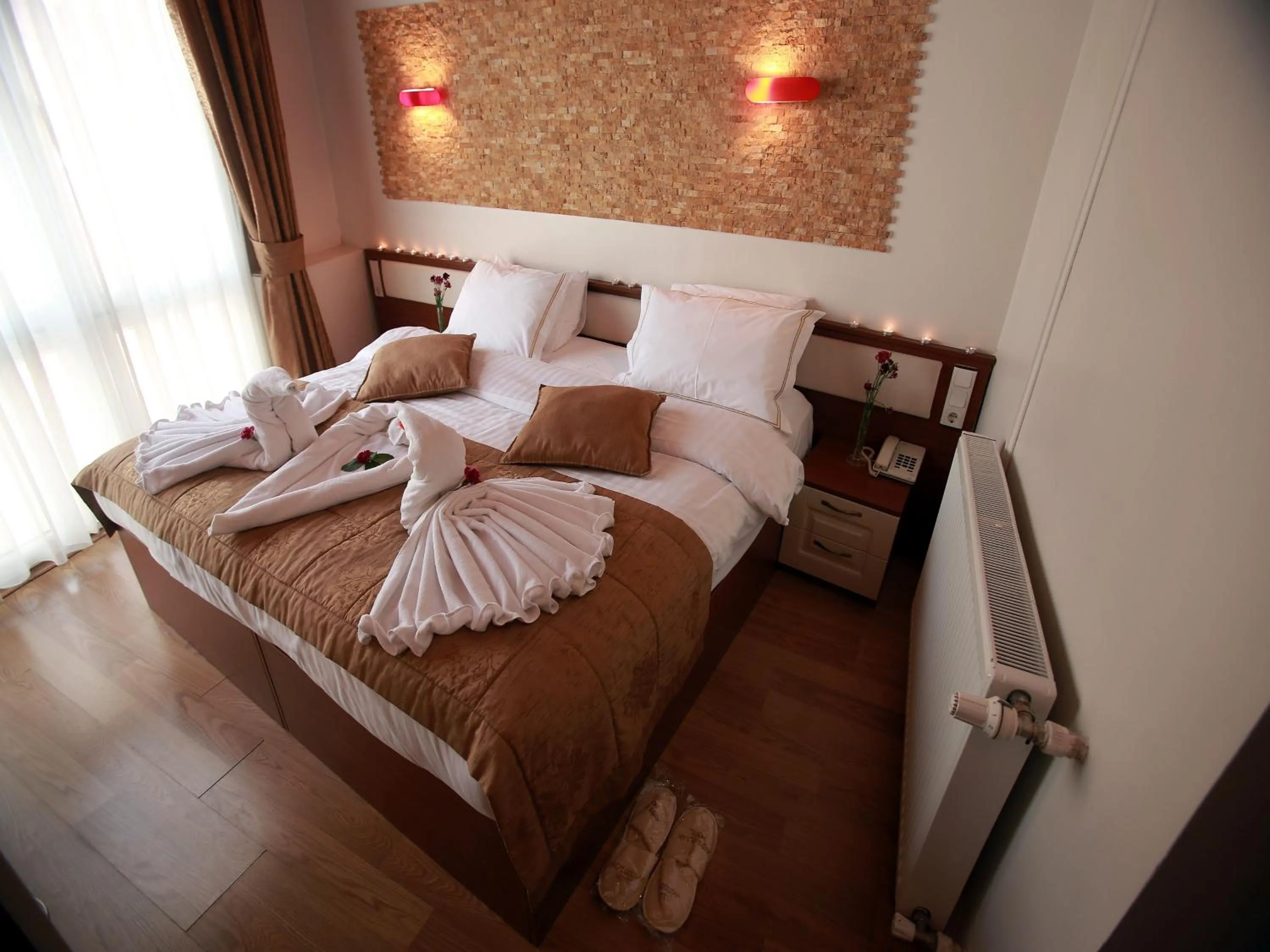 Photo of the whole room, Bed in Arife Sultan Hotel