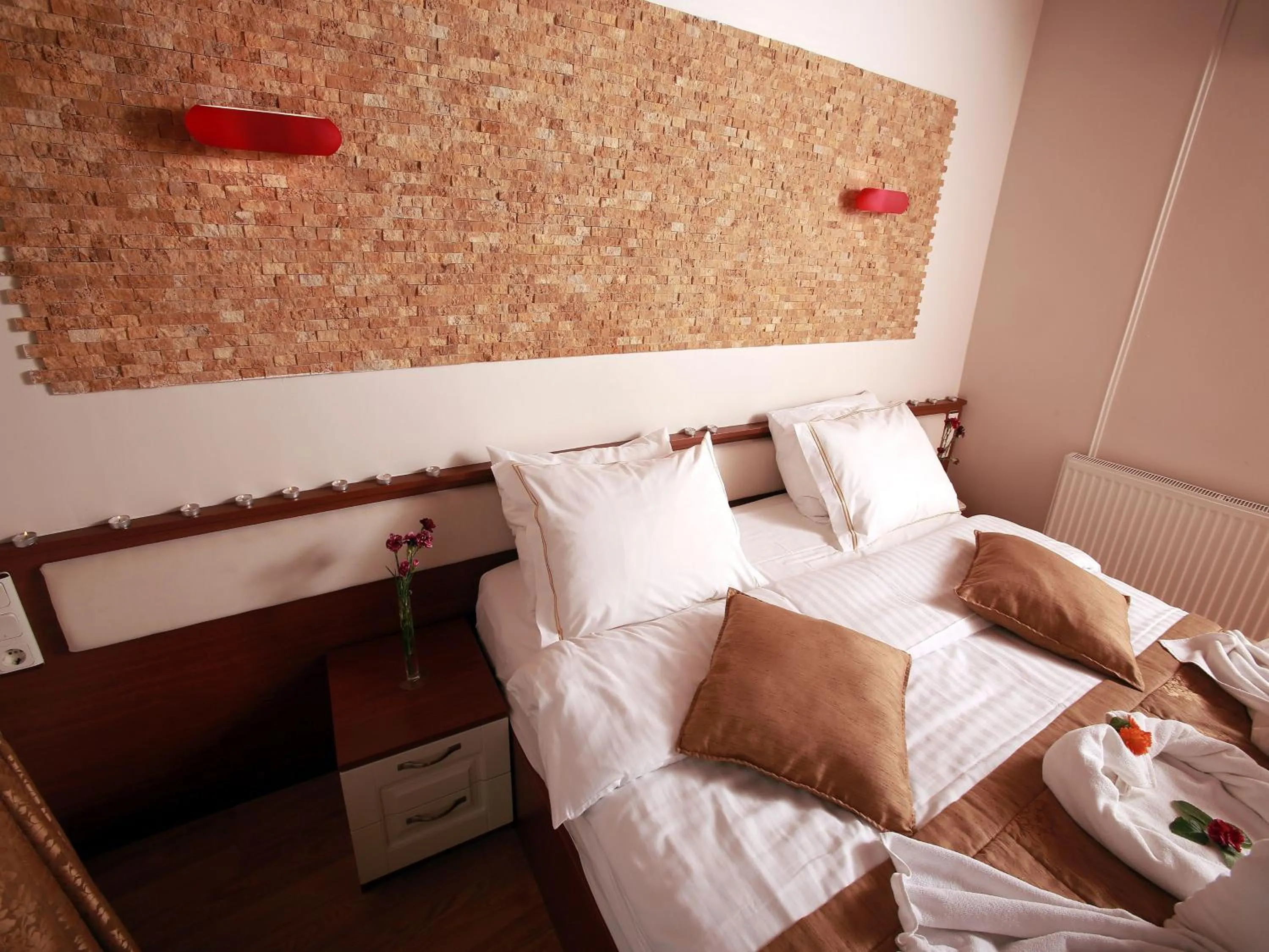 Photo of the whole room, Bed in Arife Sultan Hotel