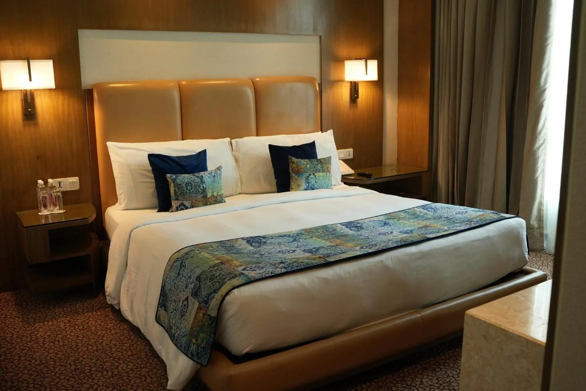 Photo of the whole room, Bed in Crowne Plaza New Delhi Okhla by IHG