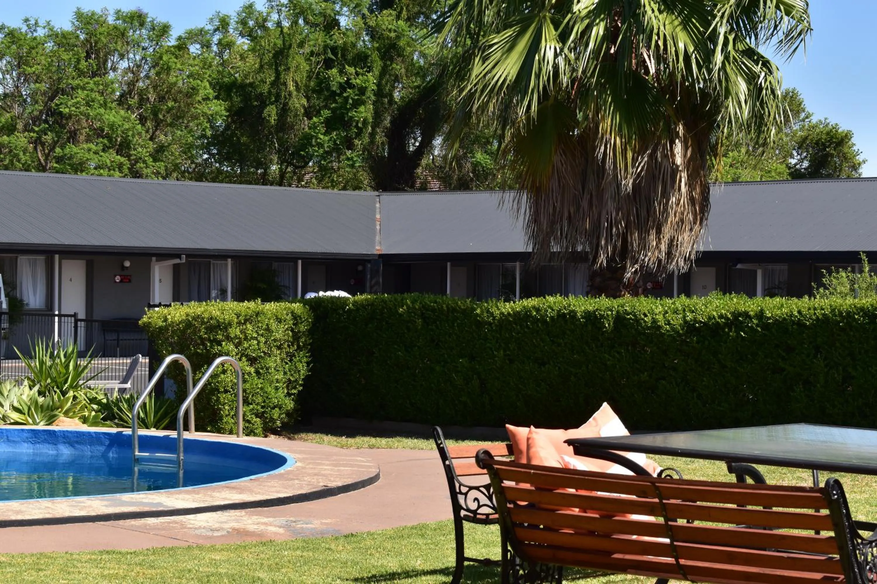 Property building in Country Leisure Motor Inn