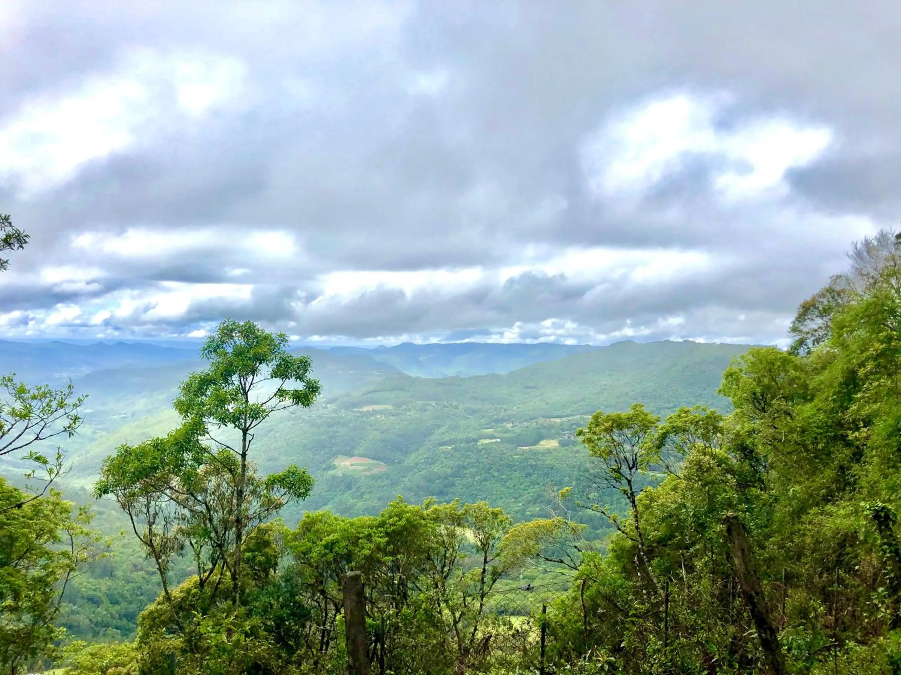 Mountain view in Flat Mountain Village Luxo e Conforto na Serra