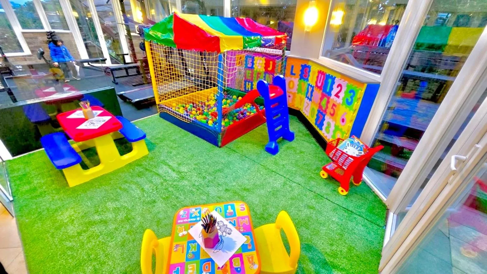 Kids's club in Flat Mountain Village Luxo e Conforto na Serra