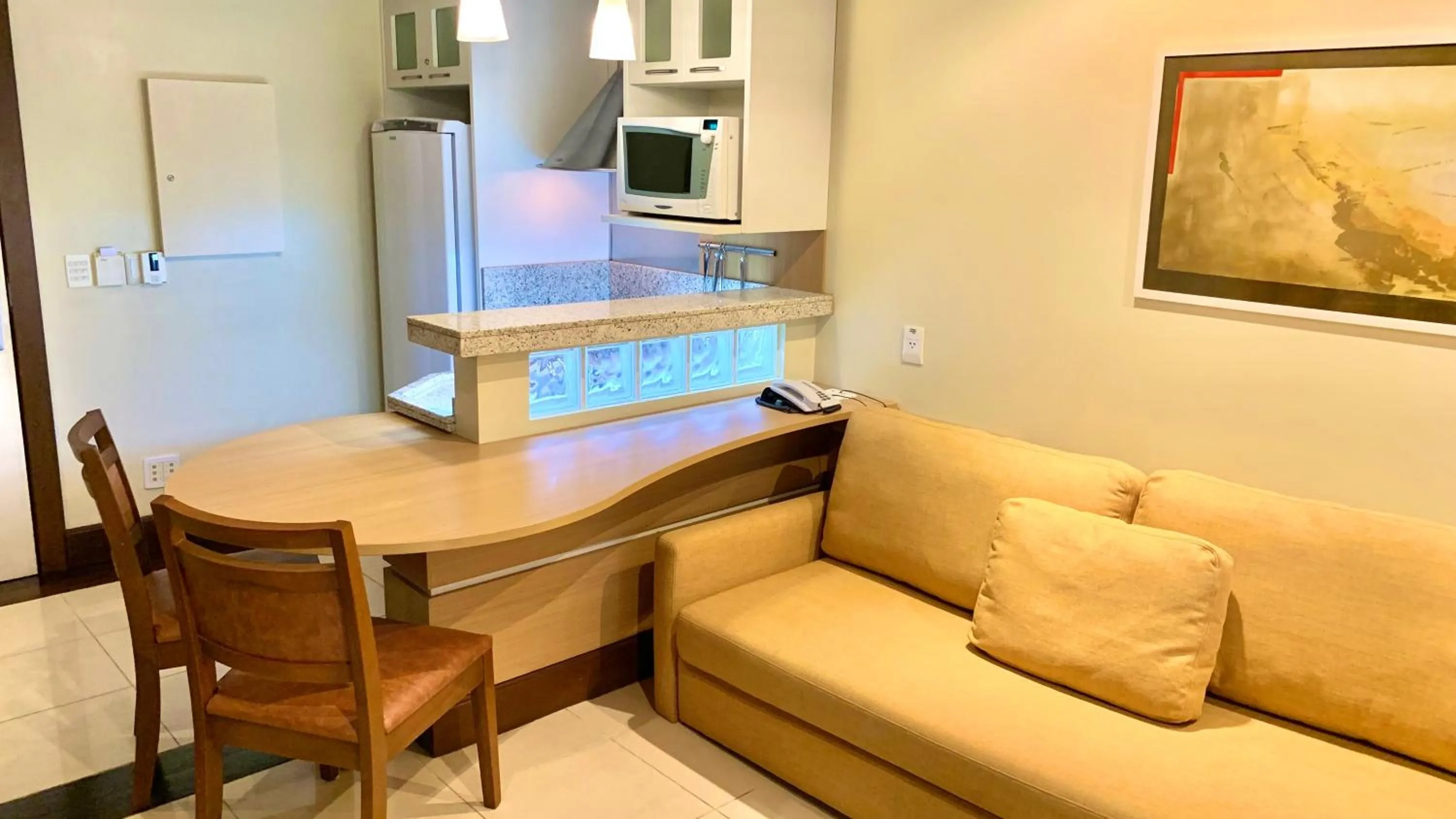 Dining area in Flat Mountain Village Luxo e Conforto na Serra