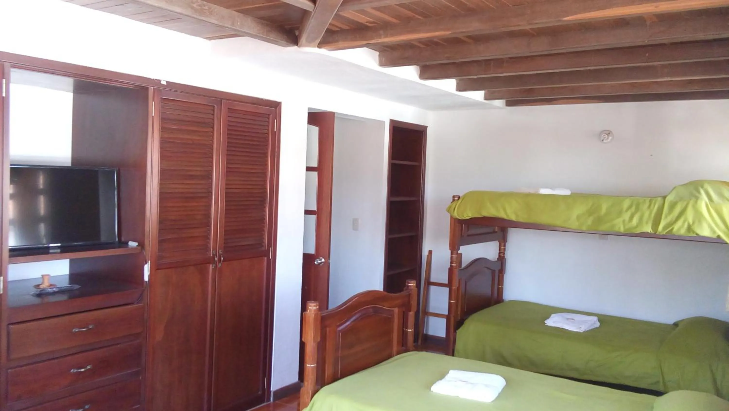 Bed in Chez Alicia Hostal