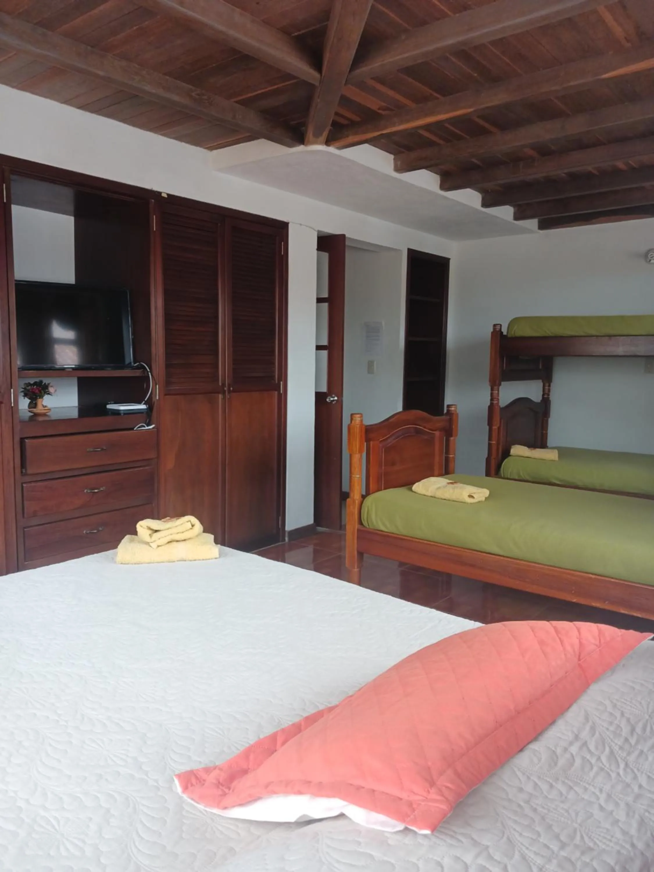 Bed in Chez Alicia Hostal