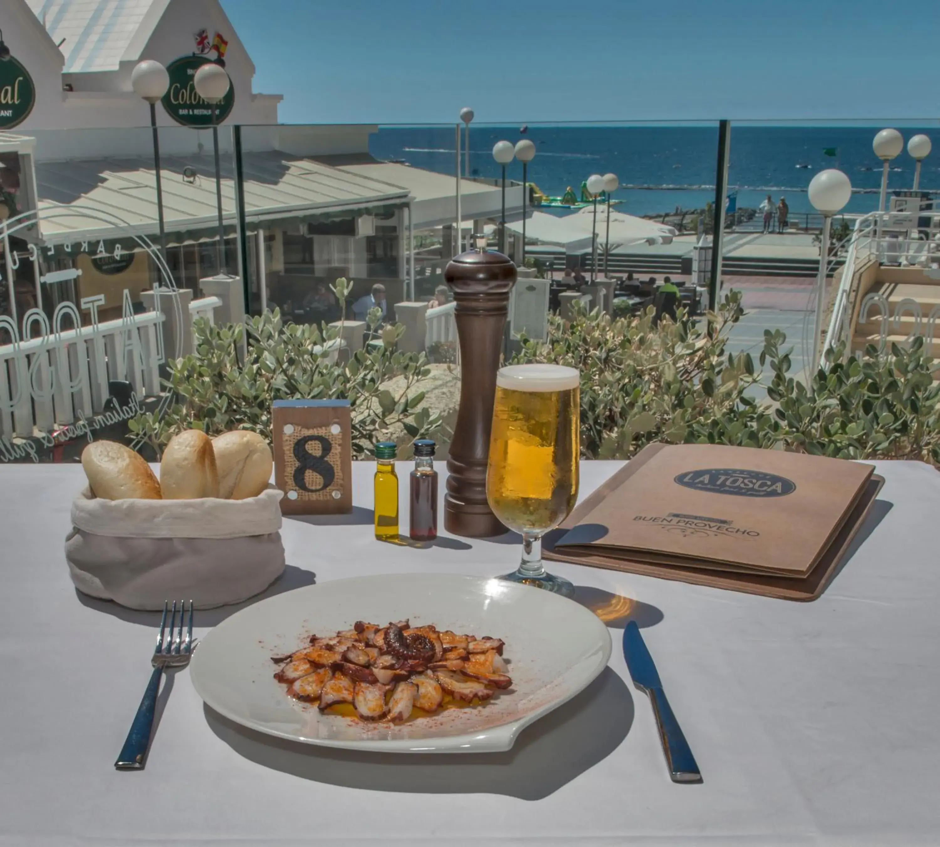 Food and drinks in Los Olivos Beach Resort Food and drinks in Los Olivos Beach Resort