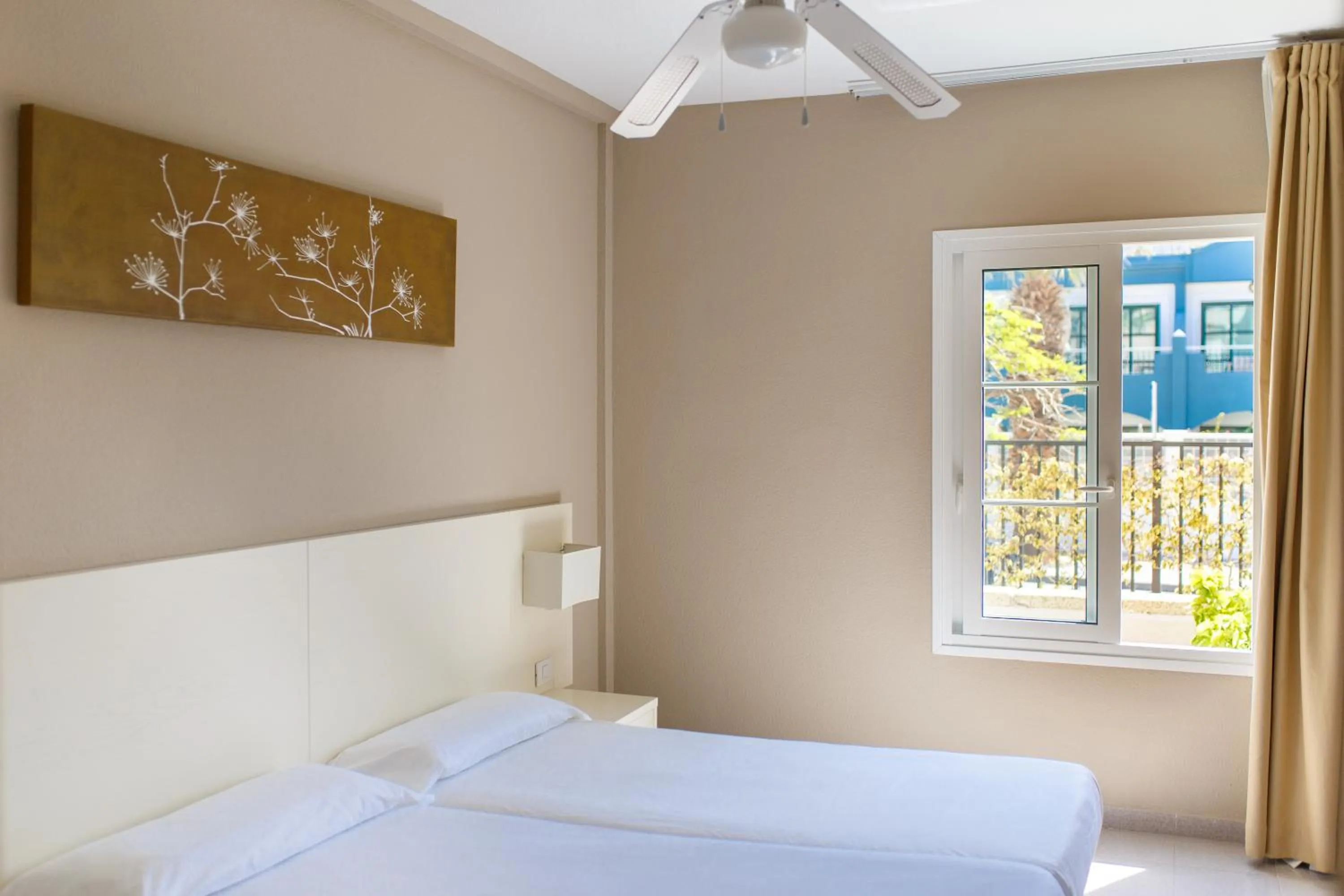 Bed in Los Olivos Beach Resort