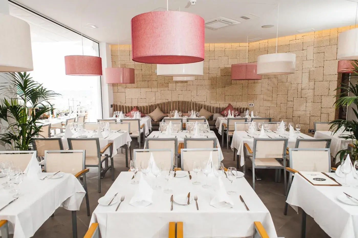 Restaurant/places to eat in Los Olivos Beach Resort Restaurant/places to eat in Los Olivos Beach Resort