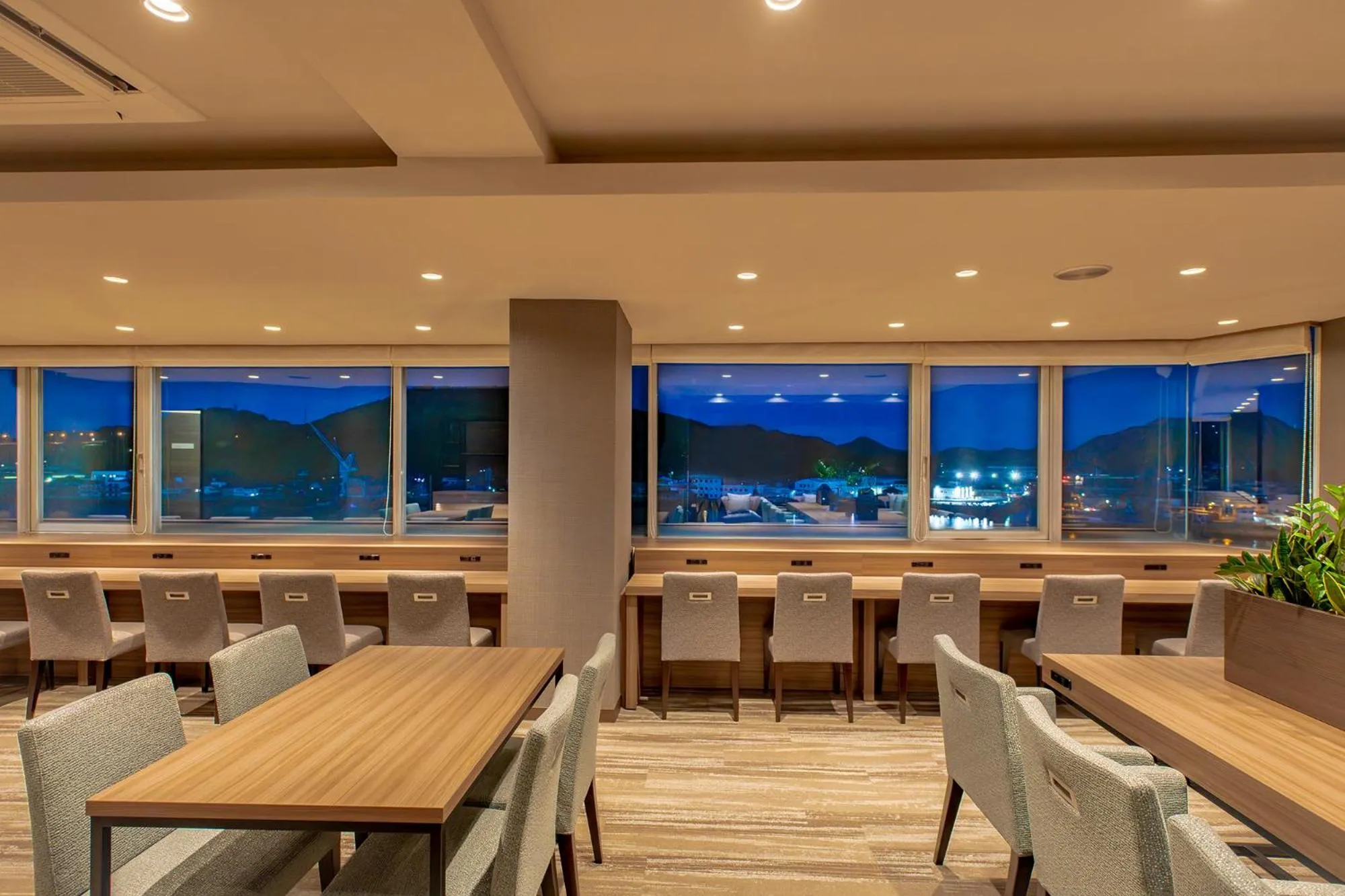 Lounge or bar in Onomichi Royal Hotel