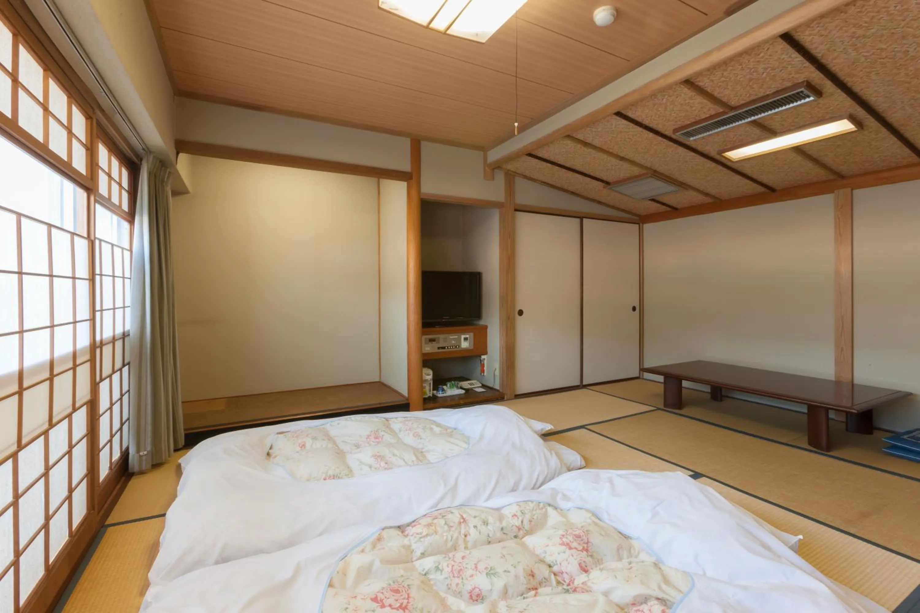 Photo of the whole room, Bed in Onomichi Royal Hotel