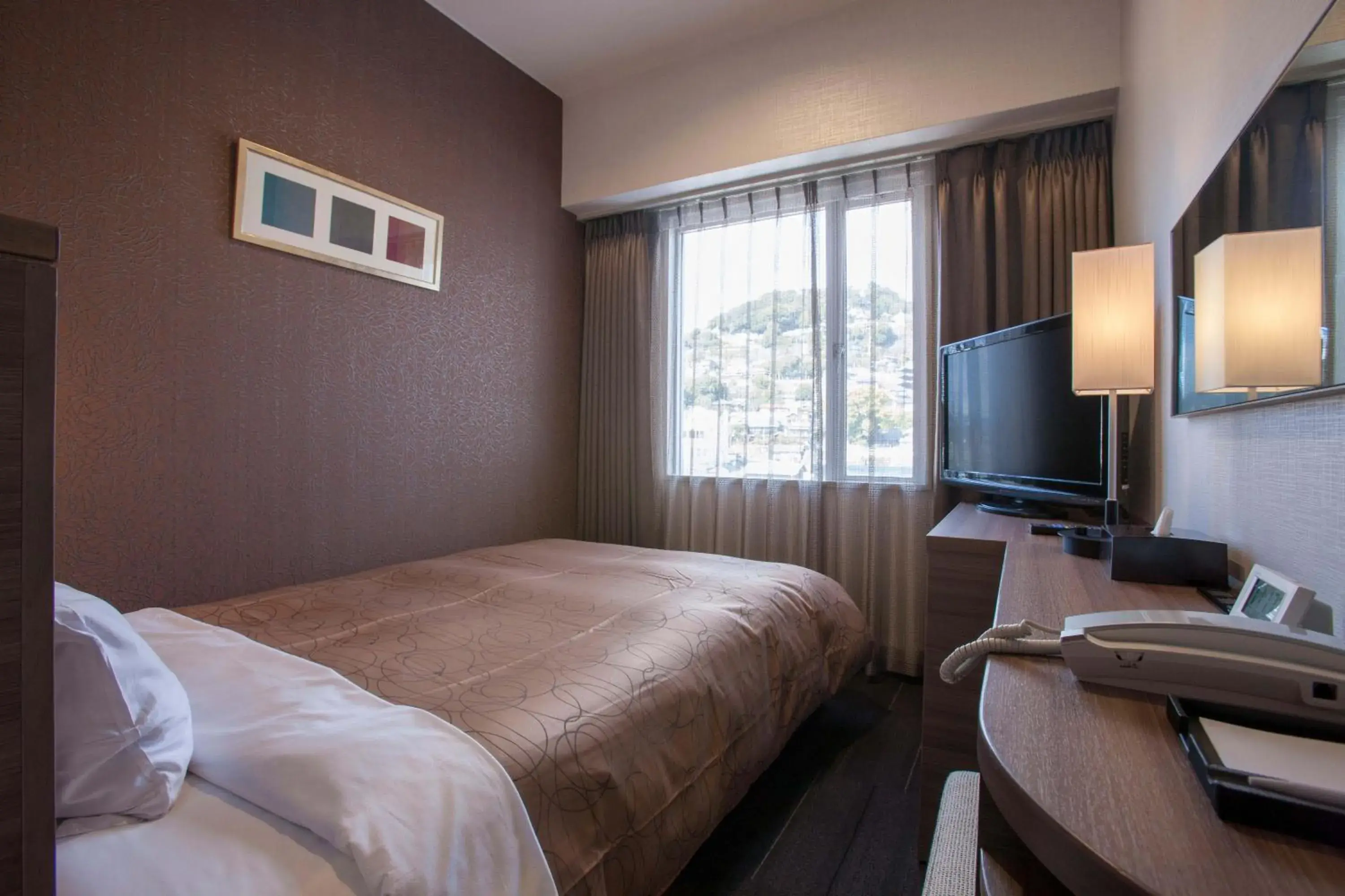 Photo of the whole room, Bed in Onomichi Royal Hotel Photo of the whole room, Bed in Onomichi Royal Hotel