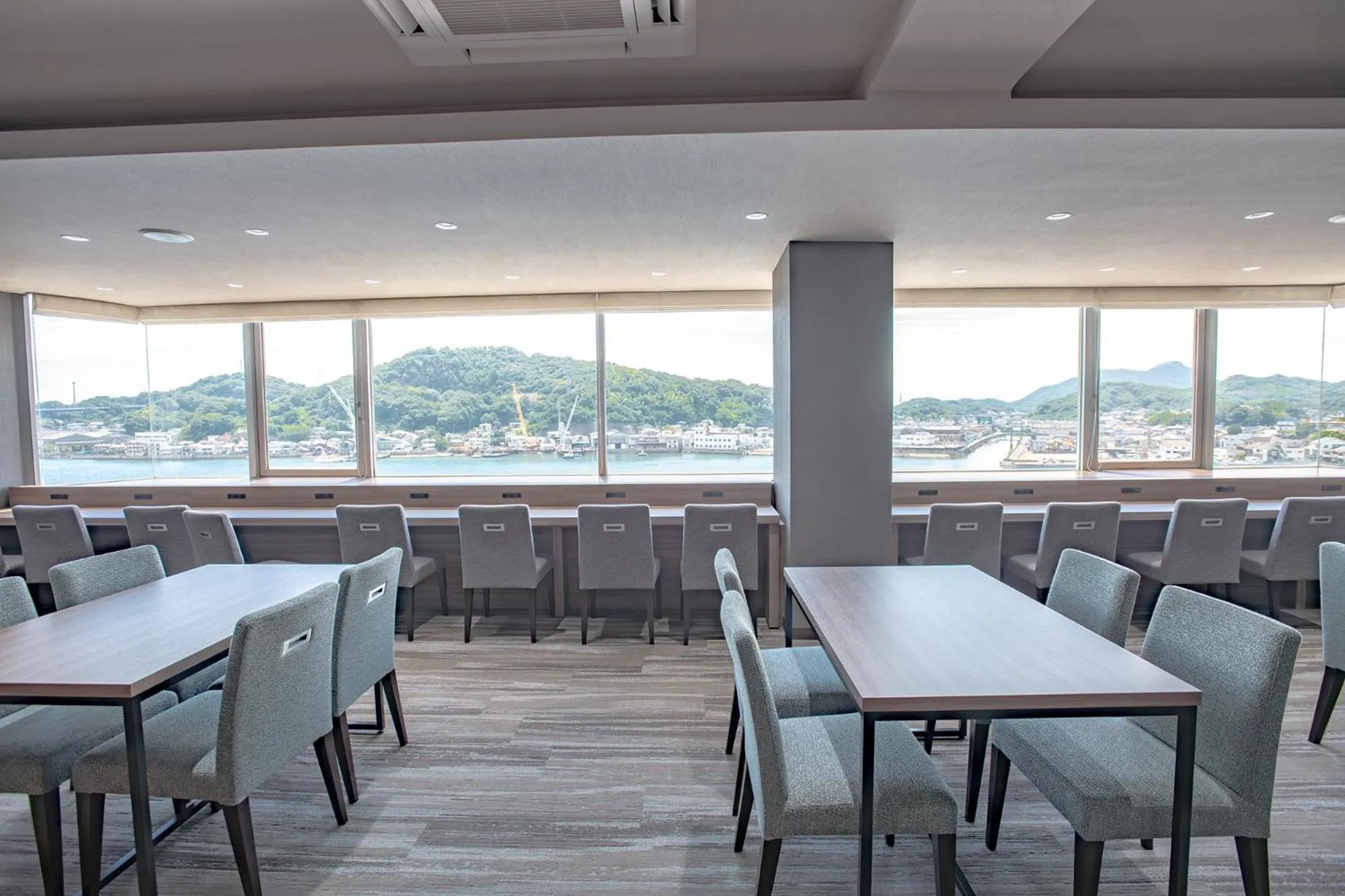 Lounge or bar in Onomichi Royal Hotel