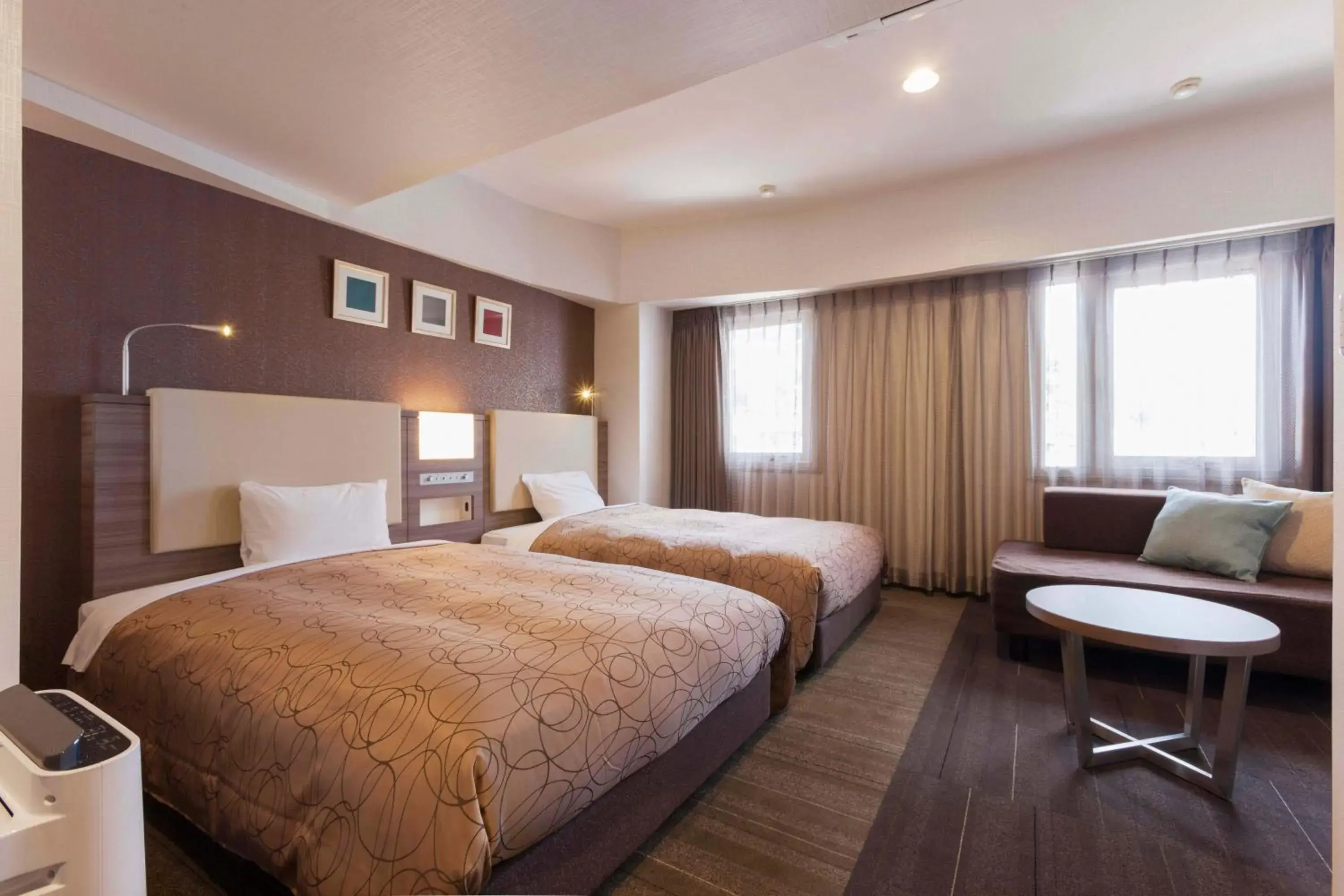 Deluxe Twin Room with Mountain View - Non-Smoking in Onomichi Royal Hotel Deluxe Twin Room with Mountain View - Non-Smoking in Onomichi Royal Hotel