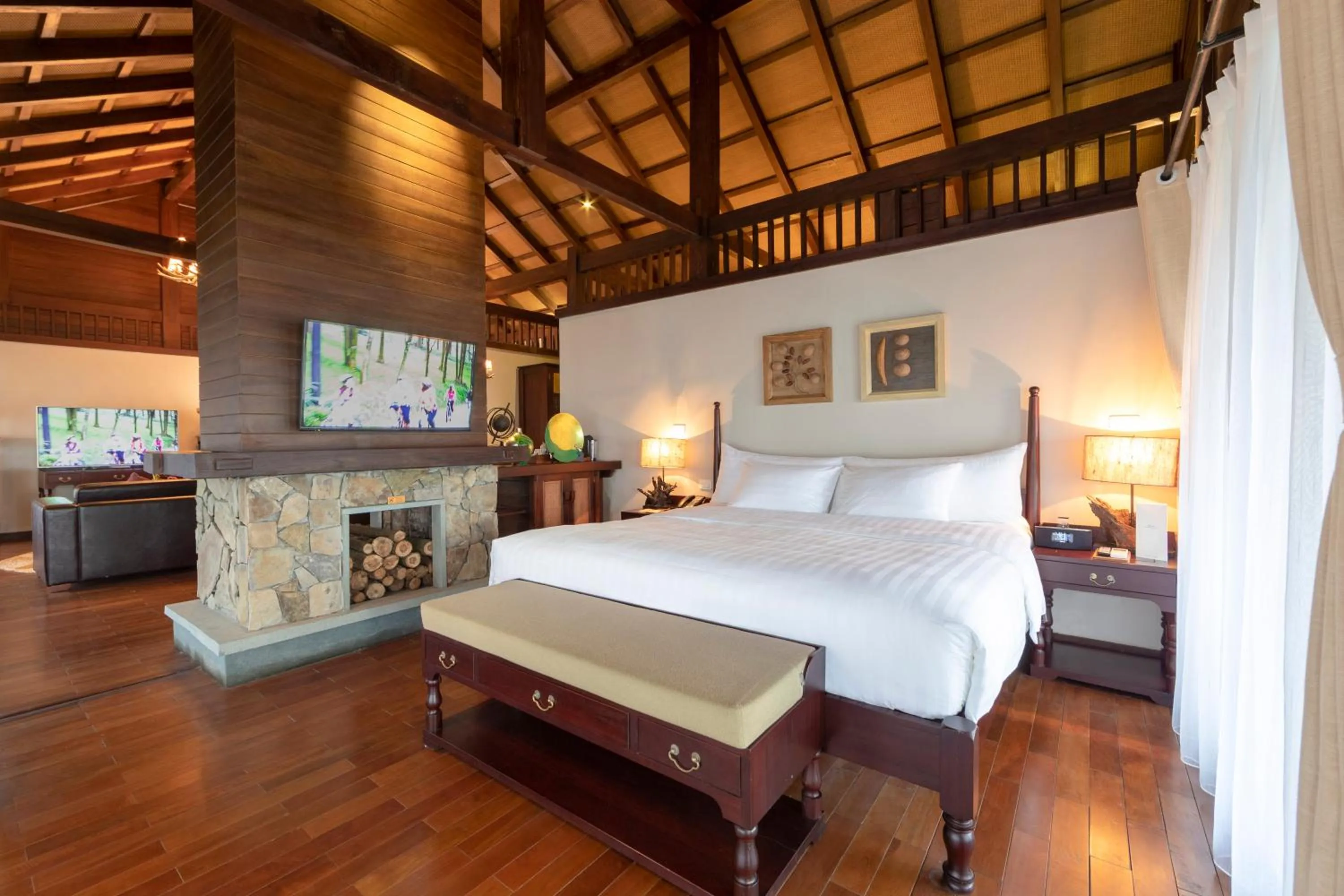 Bedroom, Bed in Melia Ba Vi Mountain Retreat