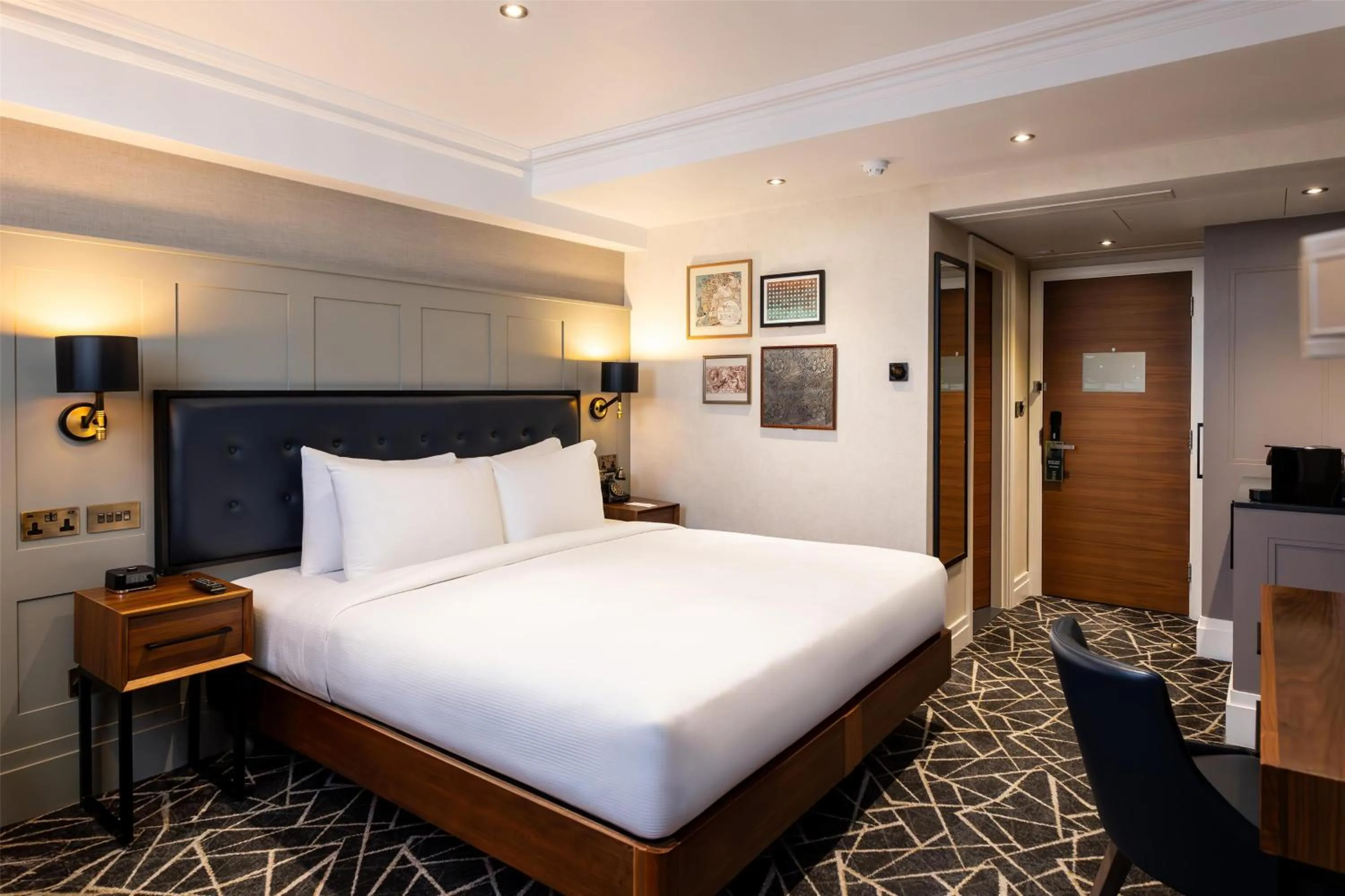 Bed in 100 Queen's Gate Hotel London Kensington, Curio Collection by Hilton