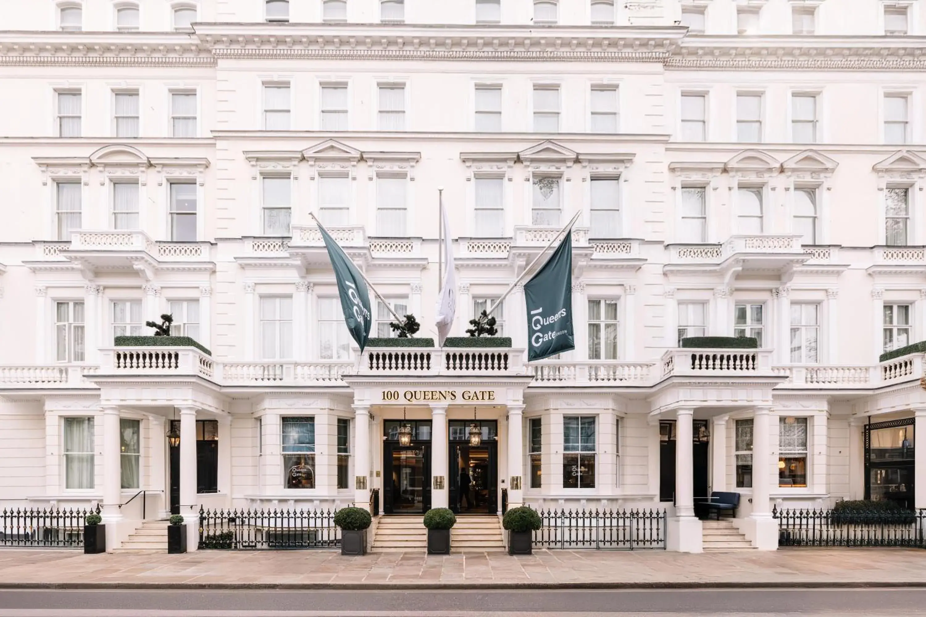 Property building in 100 Queen's Gate Hotel London Kensington, Curio Collection by Hilton Property building in 100 Queen's Gate Hotel London Kensington, Curio Collection by Hilton