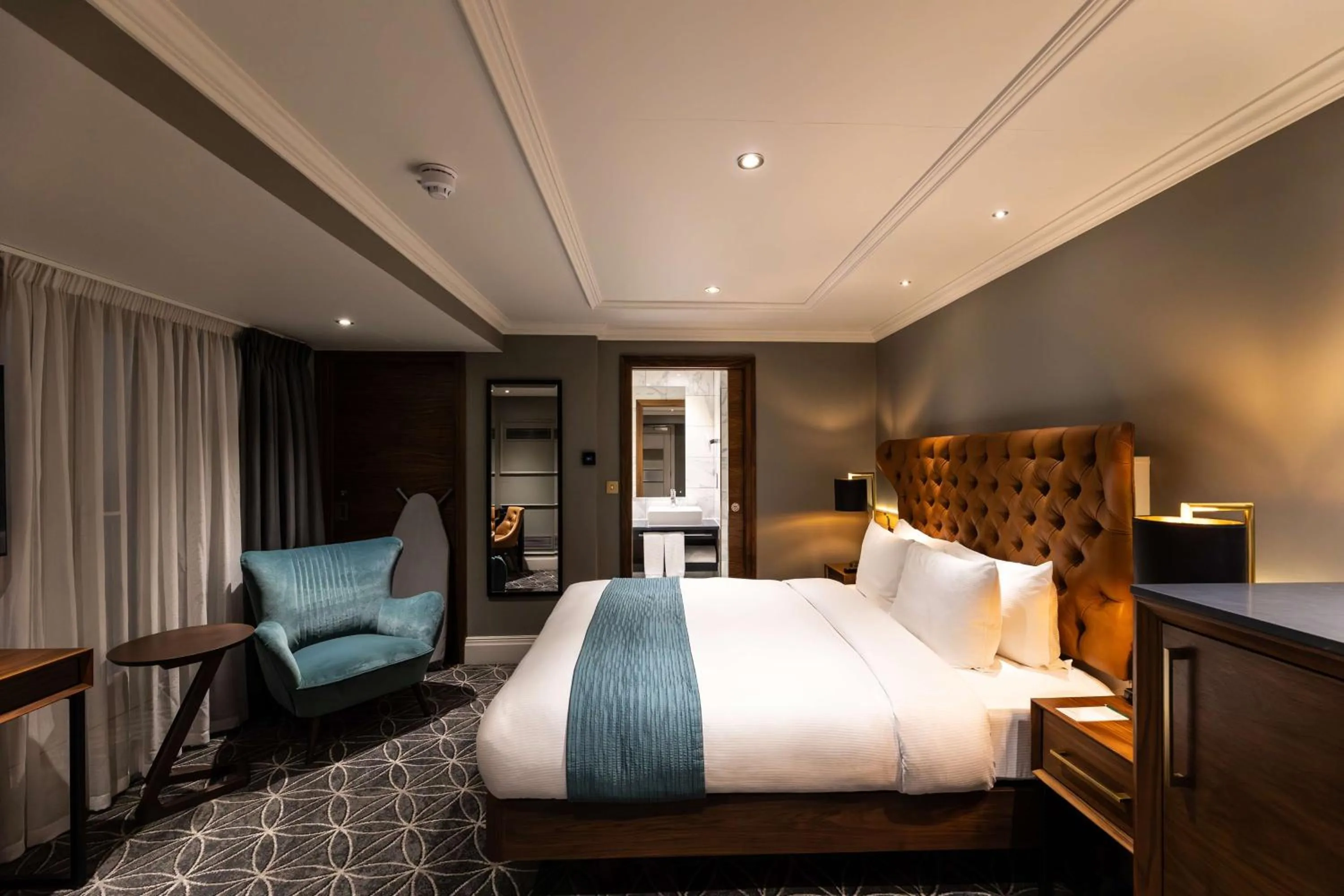 Bed in 100 Queen's Gate Hotel London Kensington, Curio Collection by Hilton