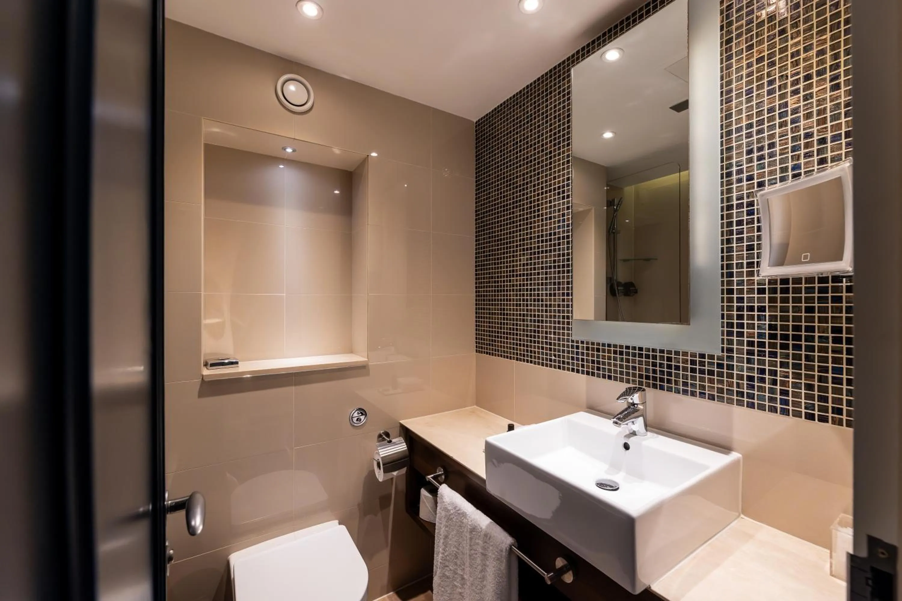 Bathroom in 100 Queen's Gate Hotel London Kensington, Curio Collection by Hilton