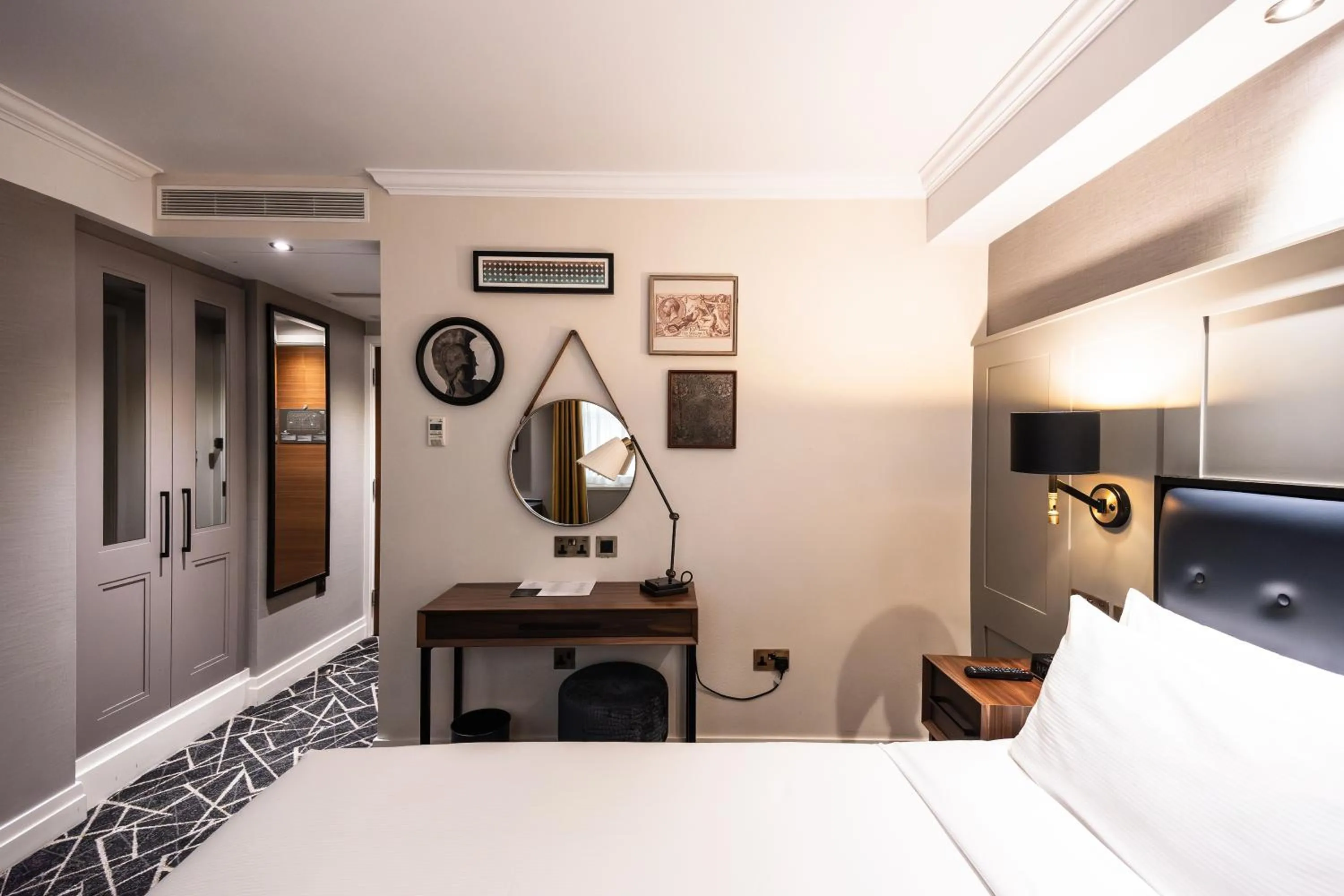 Bed in 100 Queen's Gate Hotel London Kensington, Curio Collection by Hilton