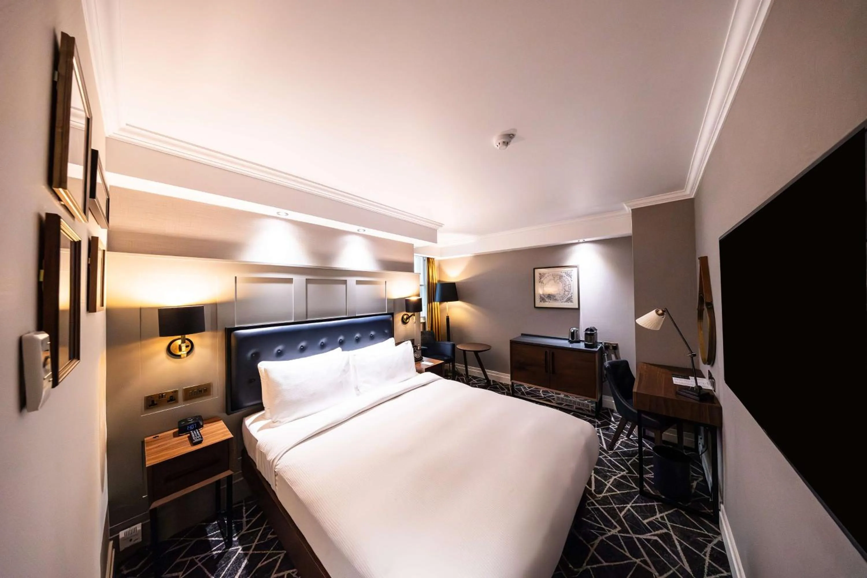 Bed in 100 Queen's Gate Hotel London Kensington, Curio Collection by Hilton