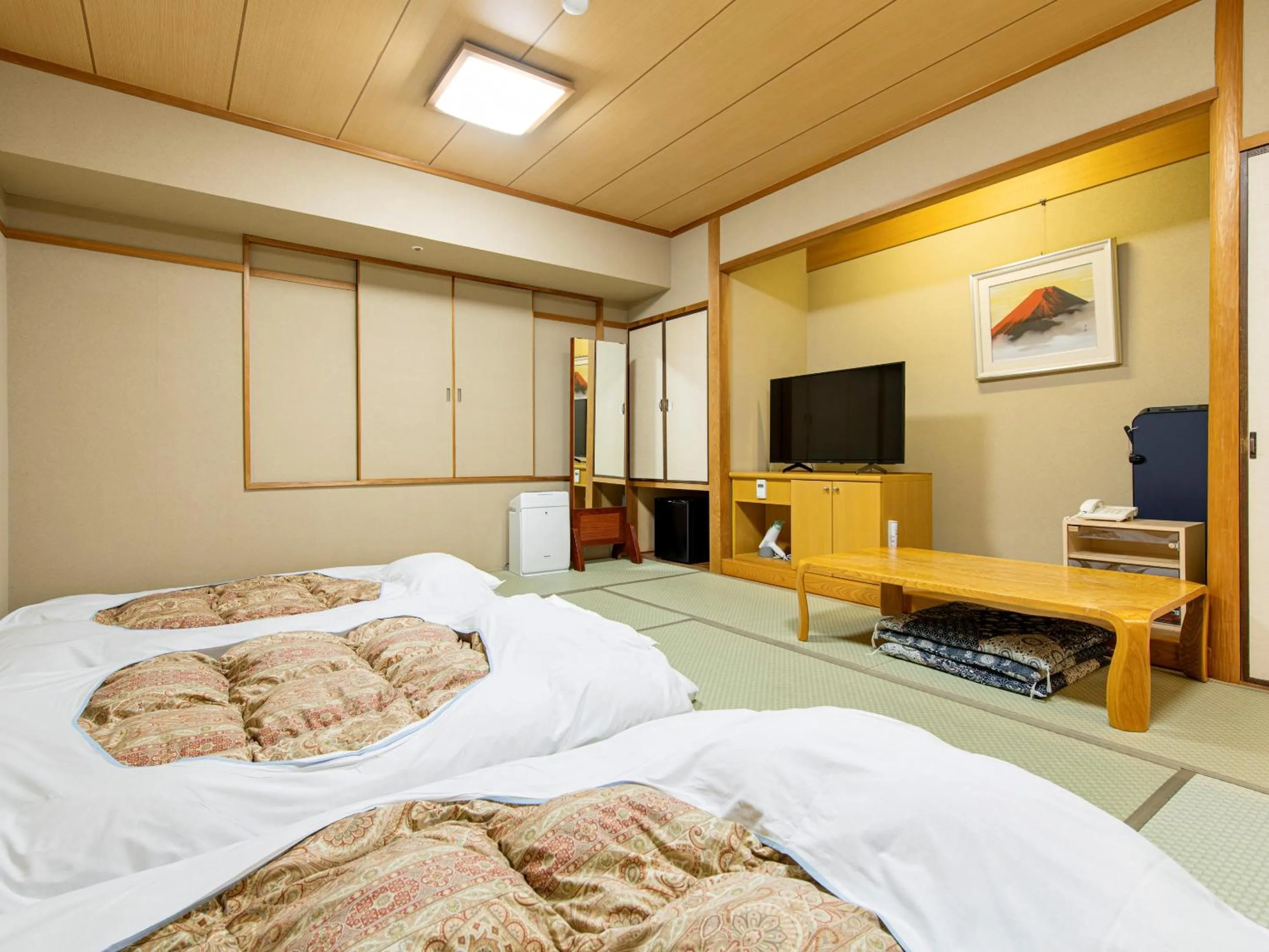 Photo of the whole room, Bed in Onomichi Kokusai Hotel